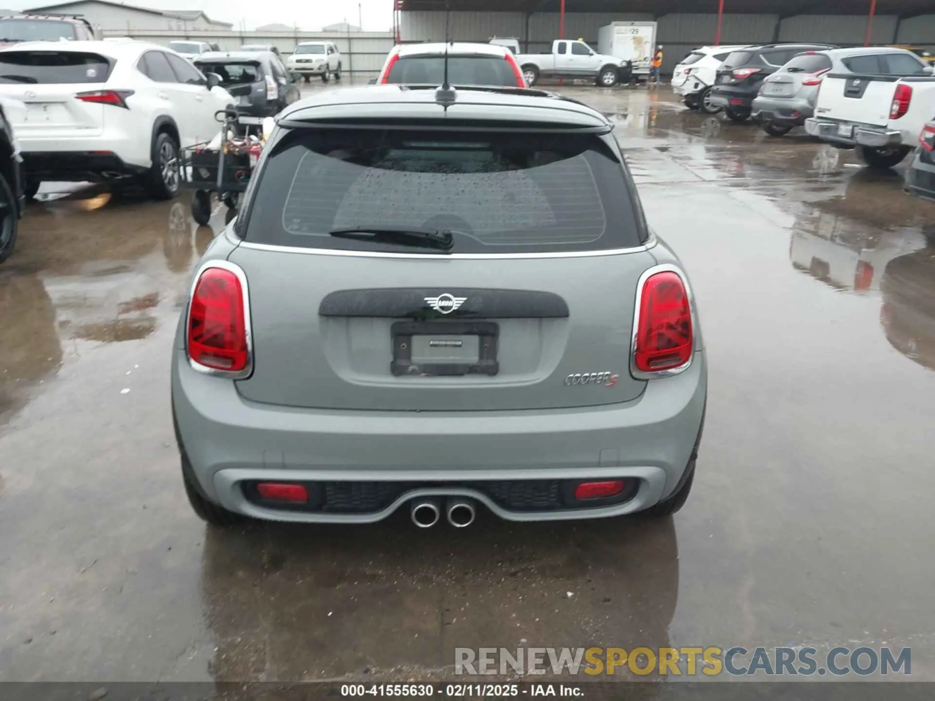 16 Photograph of a damaged car WMWXR5C06M2P01758 MINI HARDTOP 2021