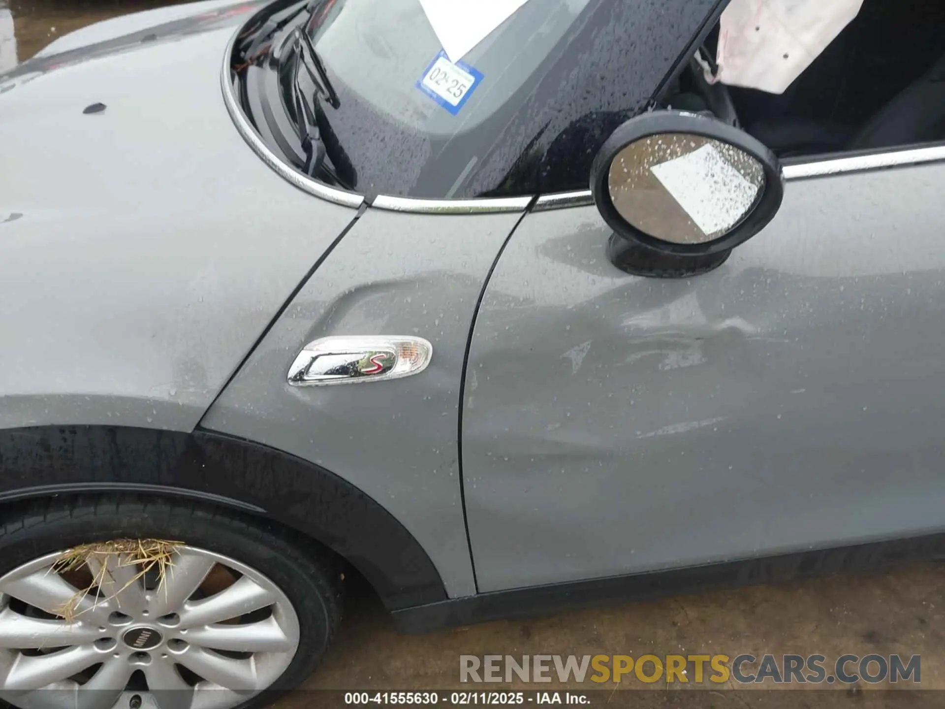 6 Photograph of a damaged car WMWXR5C06M2P01758 MINI HARDTOP 2021