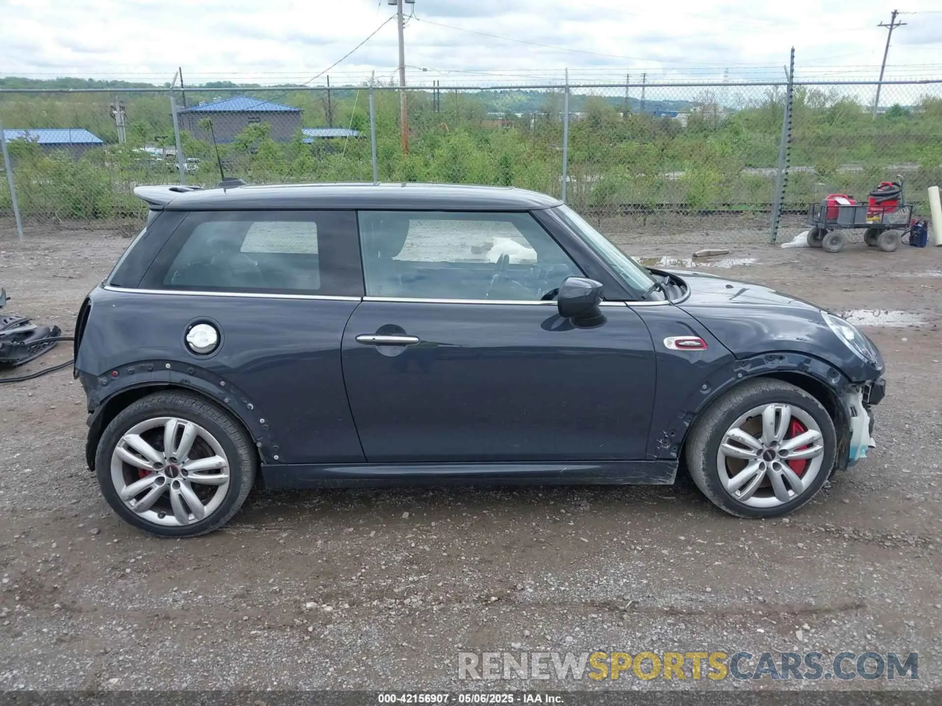 14 Photograph of a damaged car WMWXR9C00M2P18238 MINI HARDTOP 2021