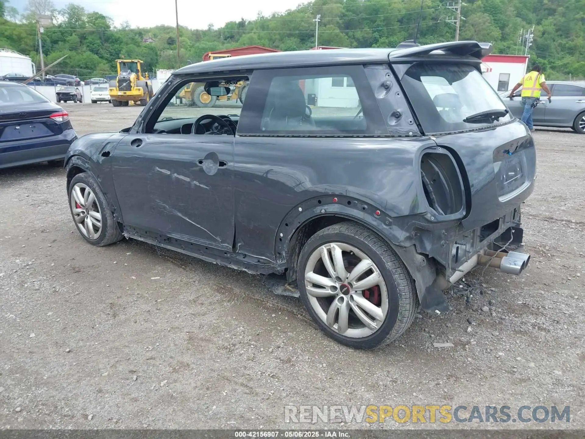 3 Photograph of a damaged car WMWXR9C00M2P18238 MINI HARDTOP 2021