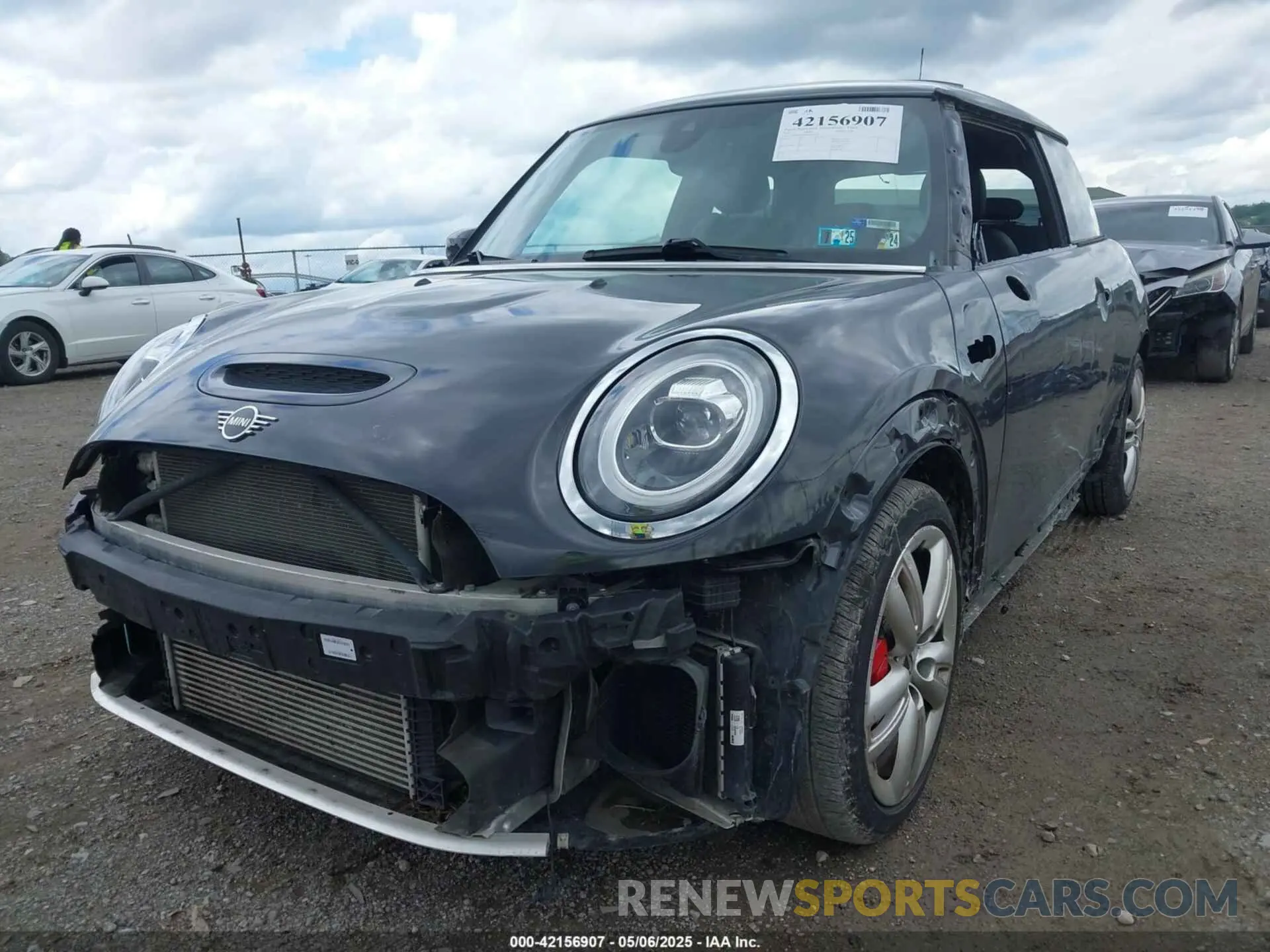 6 Photograph of a damaged car WMWXR9C00M2P18238 MINI HARDTOP 2021