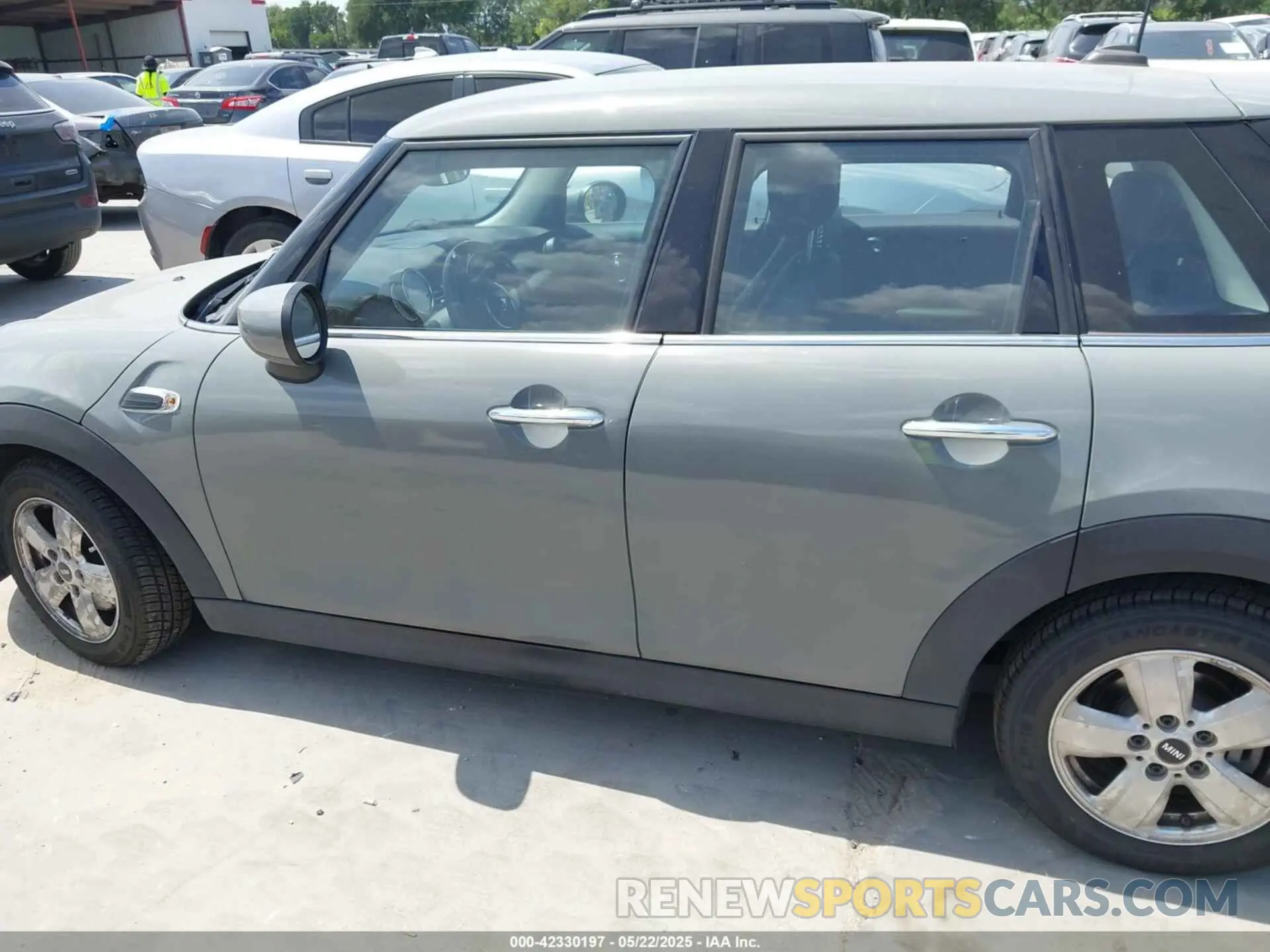 14 Photograph of a damaged car WMWXU7C09M2P17351 MINI HARDTOP 2021