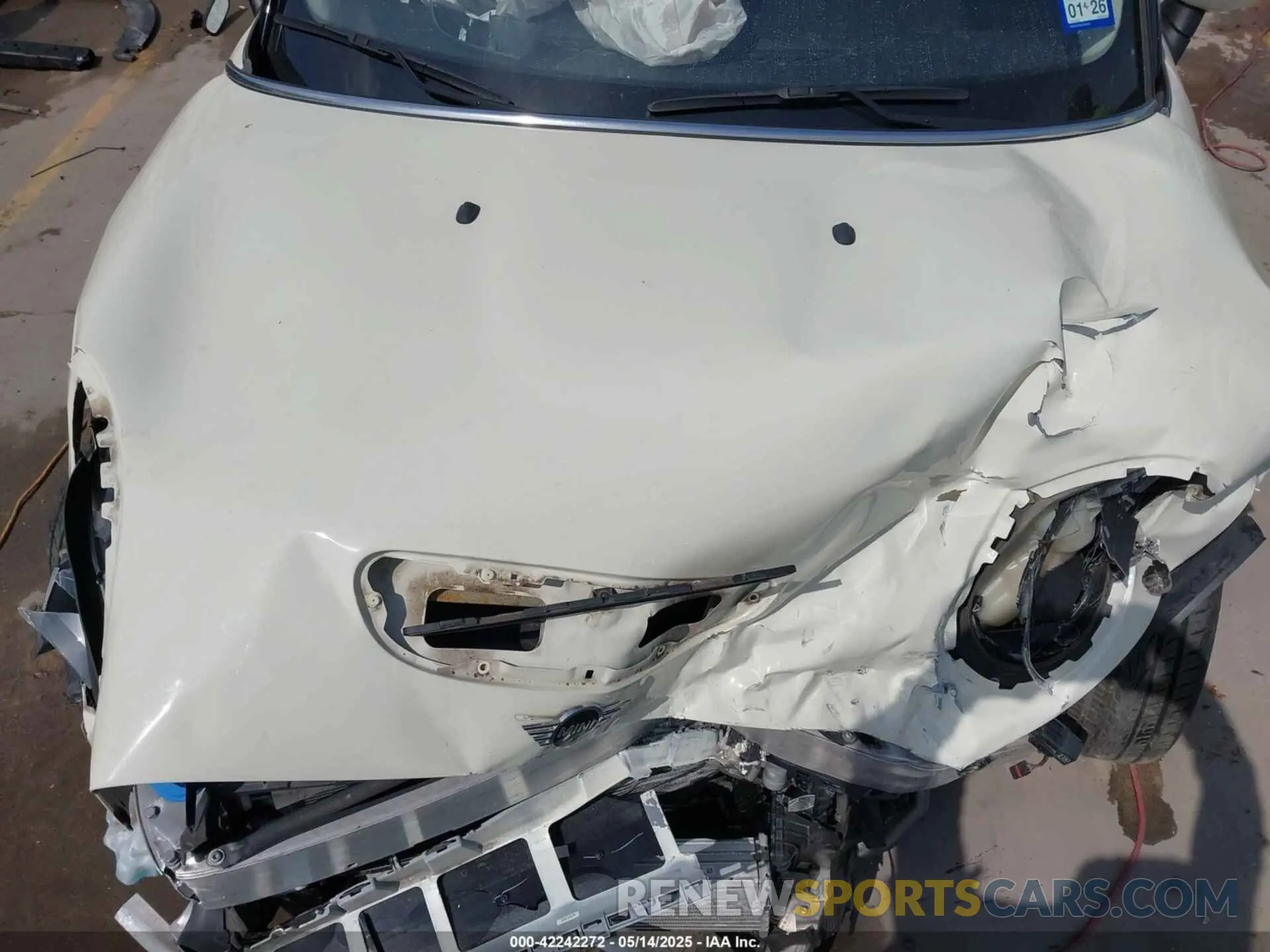 10 Photograph of a damaged car WMWXU9C0XM2N20104 MINI HARDTOP 2021