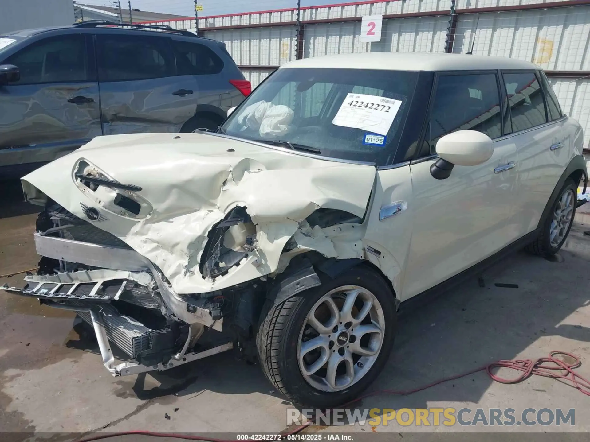 2 Photograph of a damaged car WMWXU9C0XM2N20104 MINI HARDTOP 2021