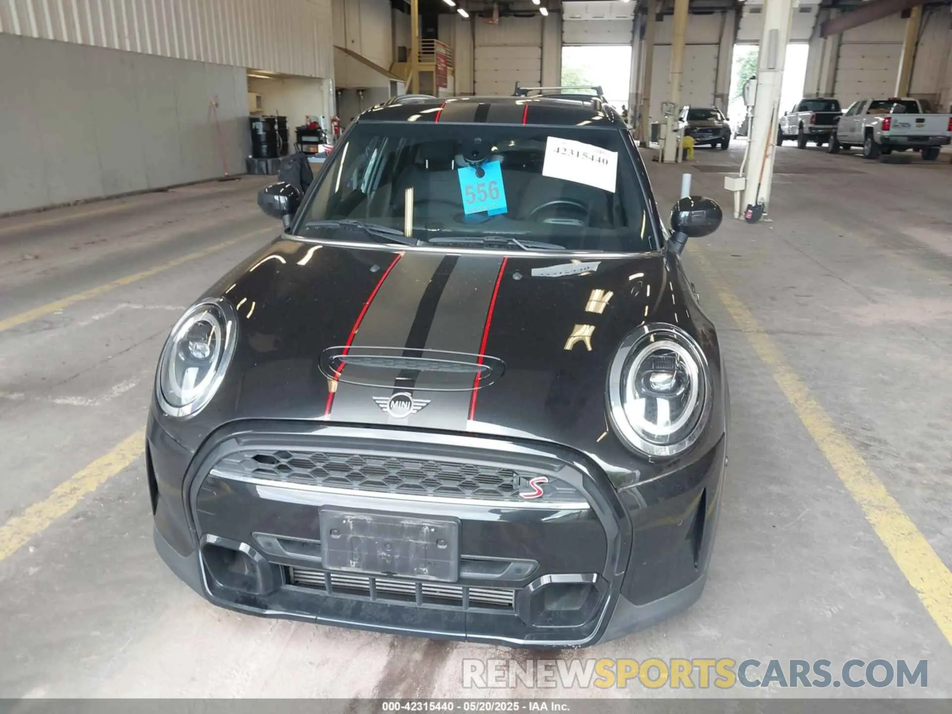 12 Photograph of a damaged car WMW53DK01N2R87864 MINI HARDTOP 2022