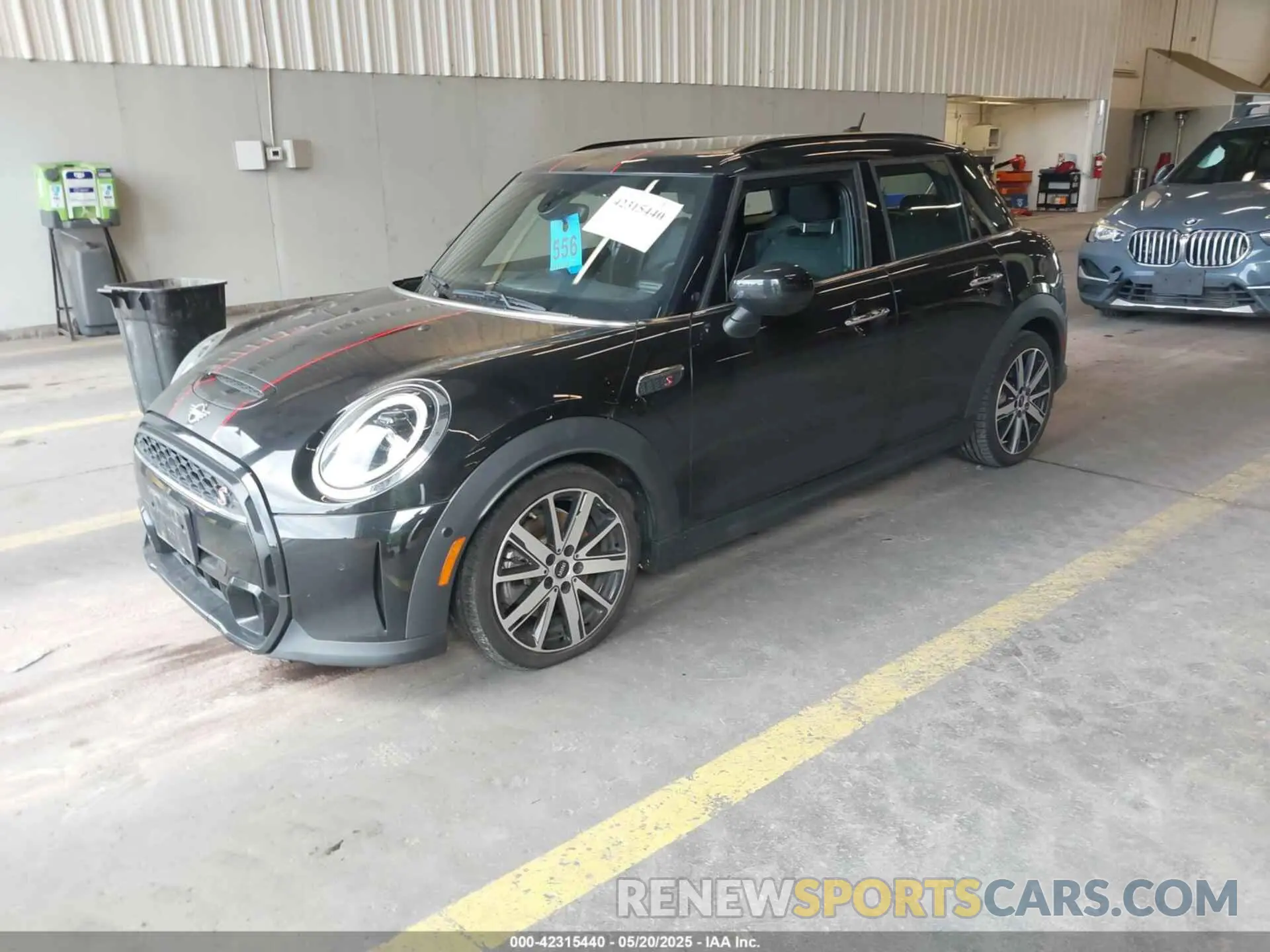 2 Photograph of a damaged car WMW53DK01N2R87864 MINI HARDTOP 2022
