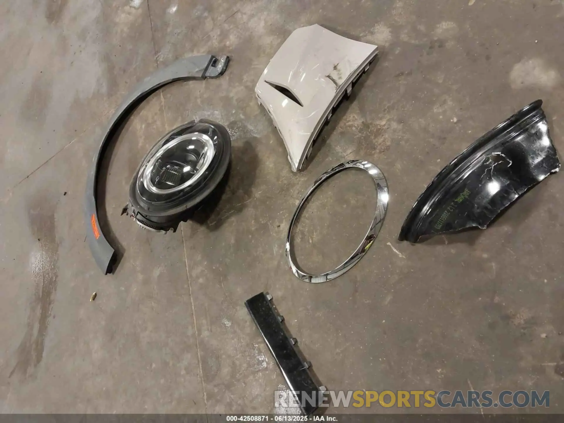12 Photograph of a damaged car WMW53DK03N2R24068 MINI HARDTOP 2022