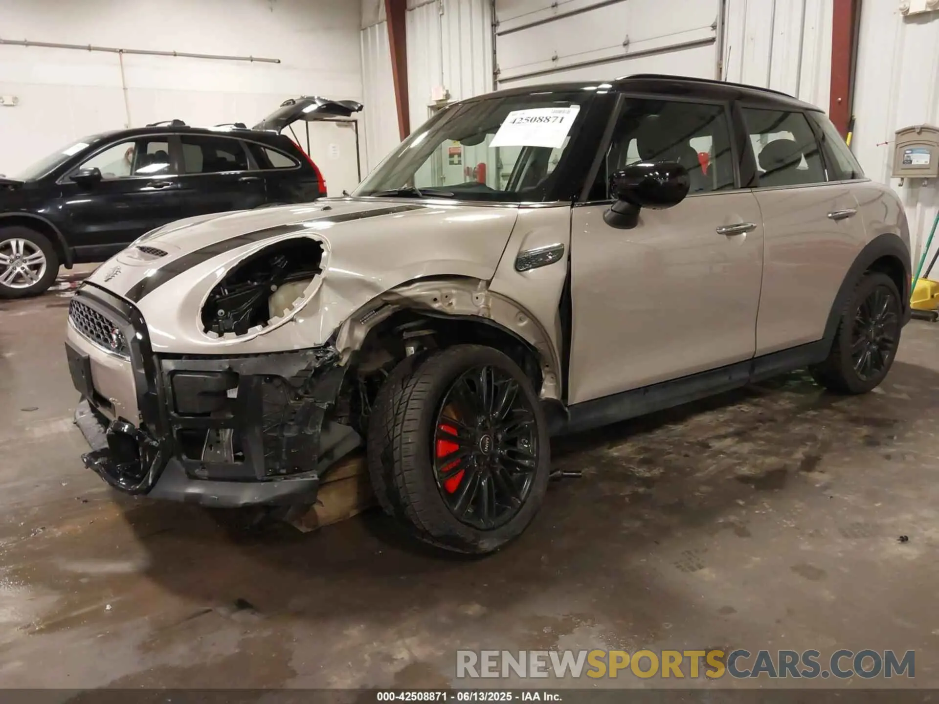 2 Photograph of a damaged car WMW53DK03N2R24068 MINI HARDTOP 2022