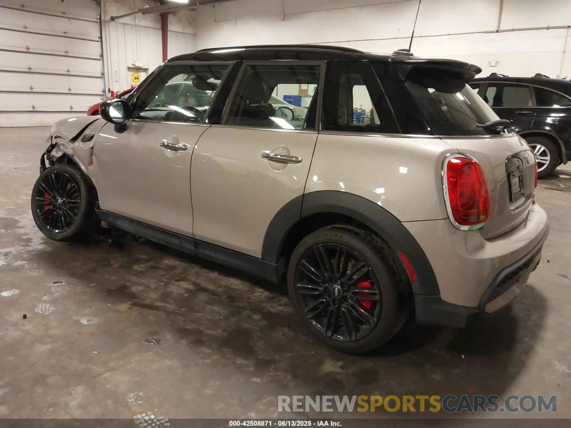 3 Photograph of a damaged car WMW53DK03N2R24068 MINI HARDTOP 2022