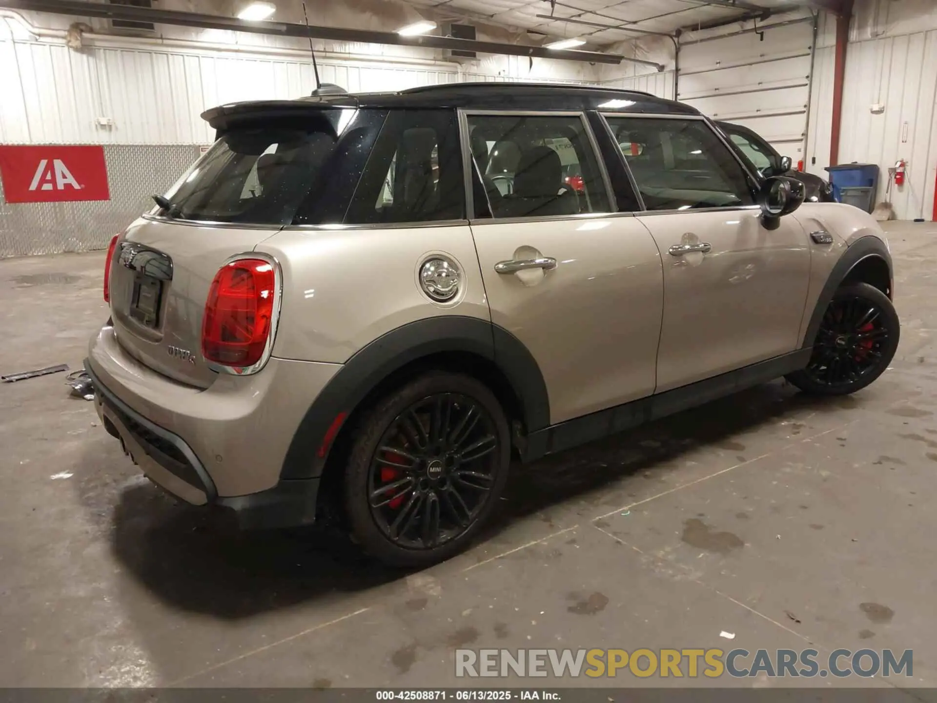 4 Photograph of a damaged car WMW53DK03N2R24068 MINI HARDTOP 2022
