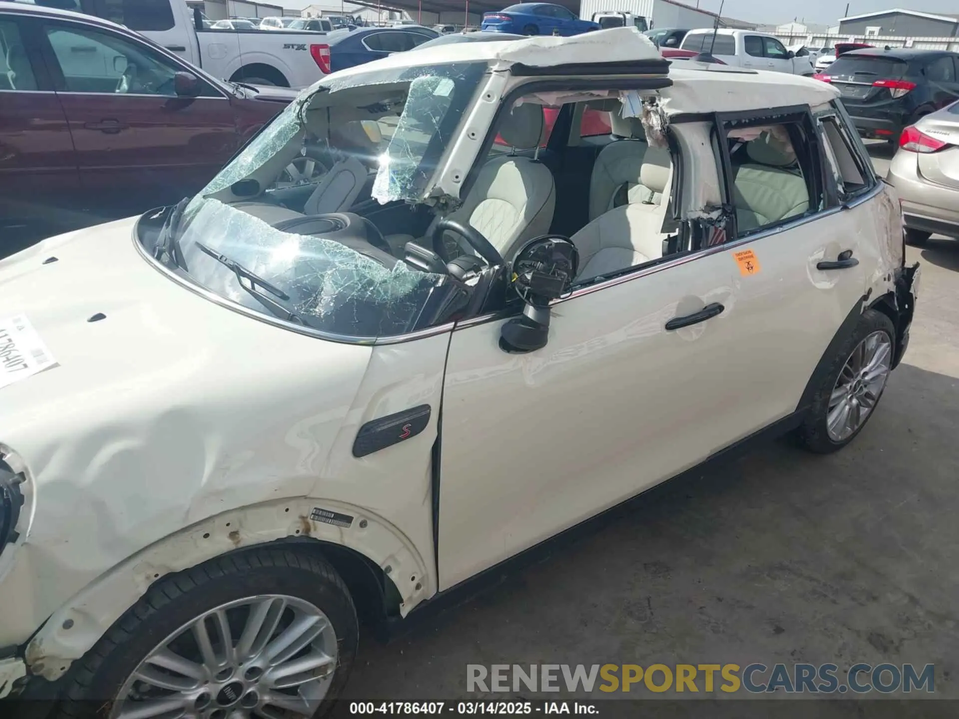 12 Photograph of a damaged car WMW53DK09N2P79411 MINI HARDTOP 2022