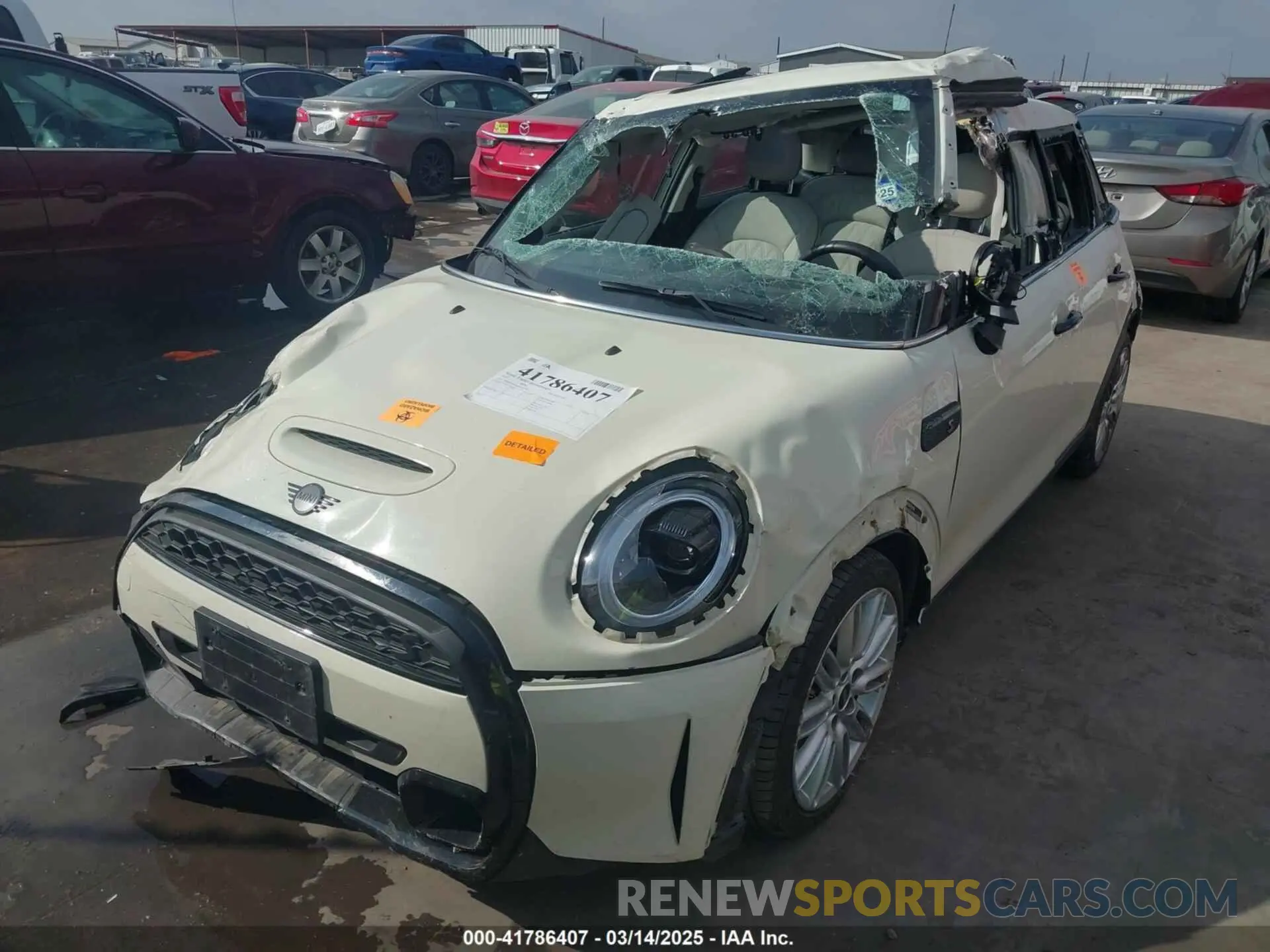 2 Photograph of a damaged car WMW53DK09N2P79411 MINI HARDTOP 2022
