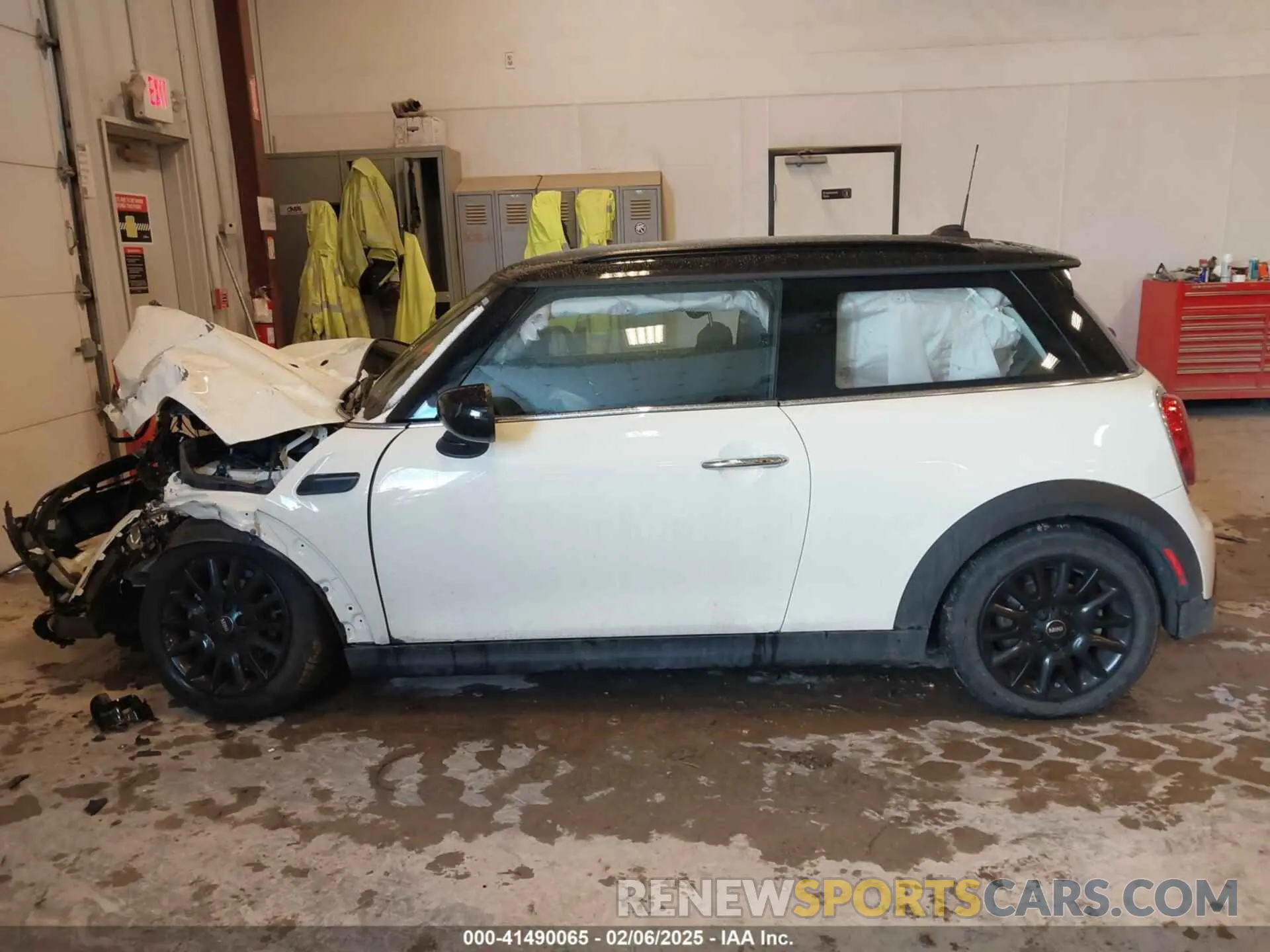 15 Photograph of a damaged car WMW33DH01P2T73141 MINI HARDTOP 2023