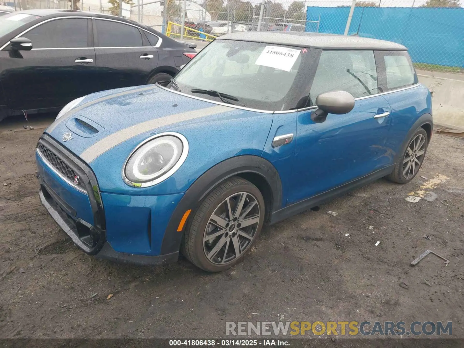 2 Photograph of a damaged car WMW53DH00P2S86792 MINI HARDTOP 2023