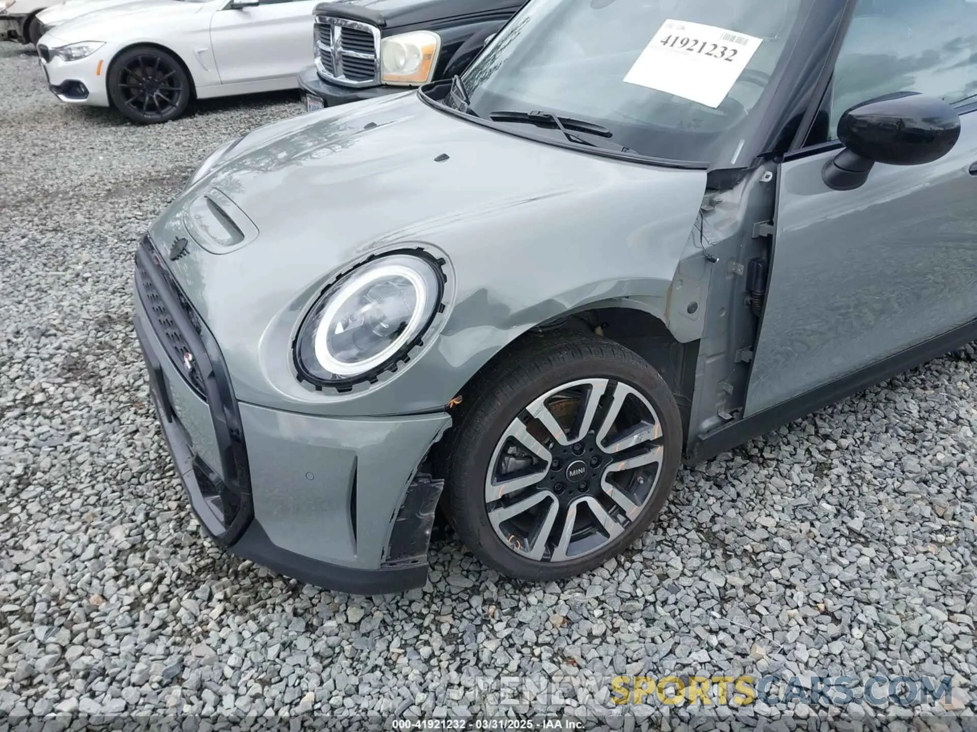 6 Photograph of a damaged car WMW53DK06P2T05743 MINI HARDTOP 2023