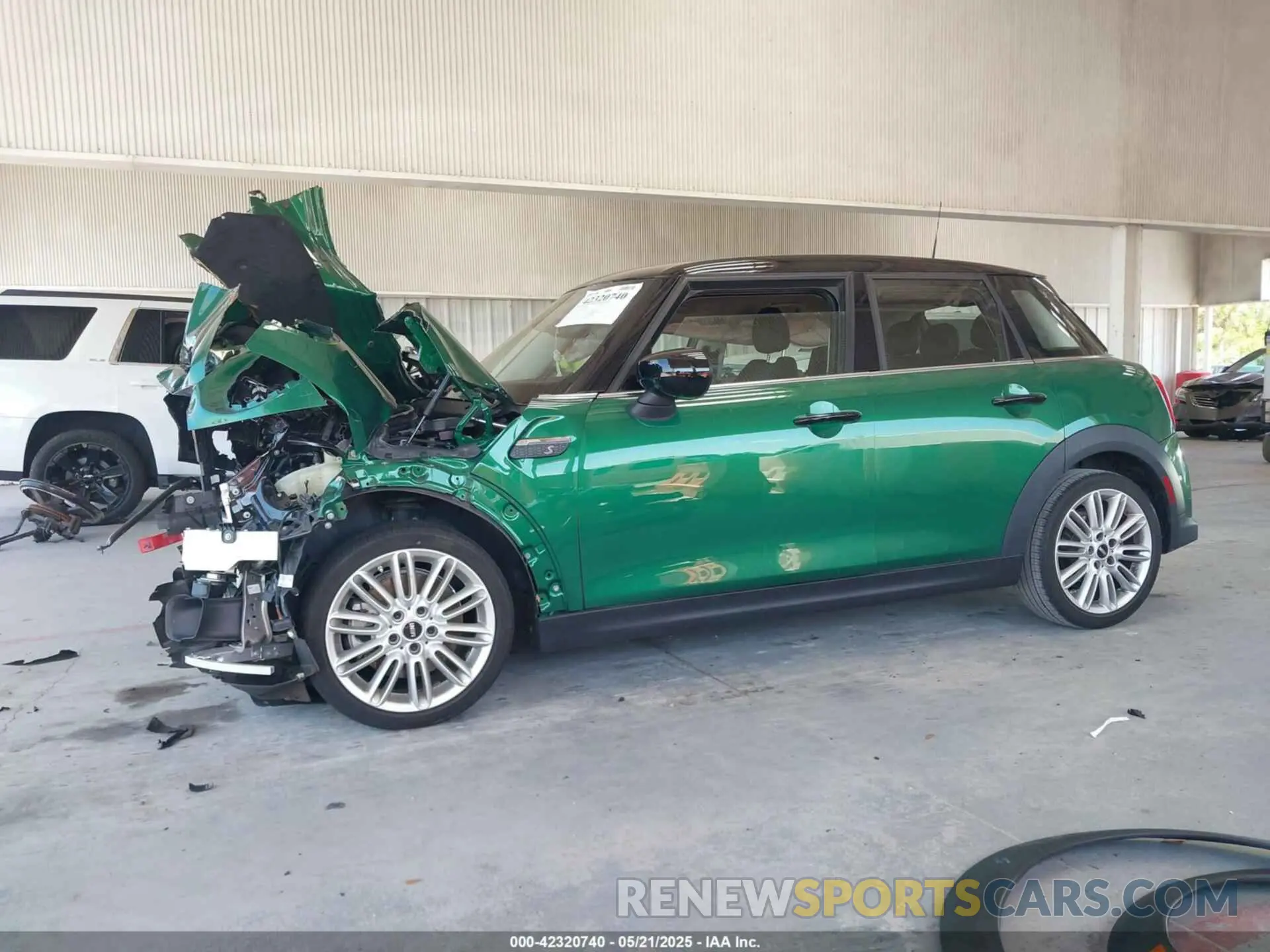 14 Photograph of a damaged car WMW53DK07P2T72660 MINI HARDTOP 2023