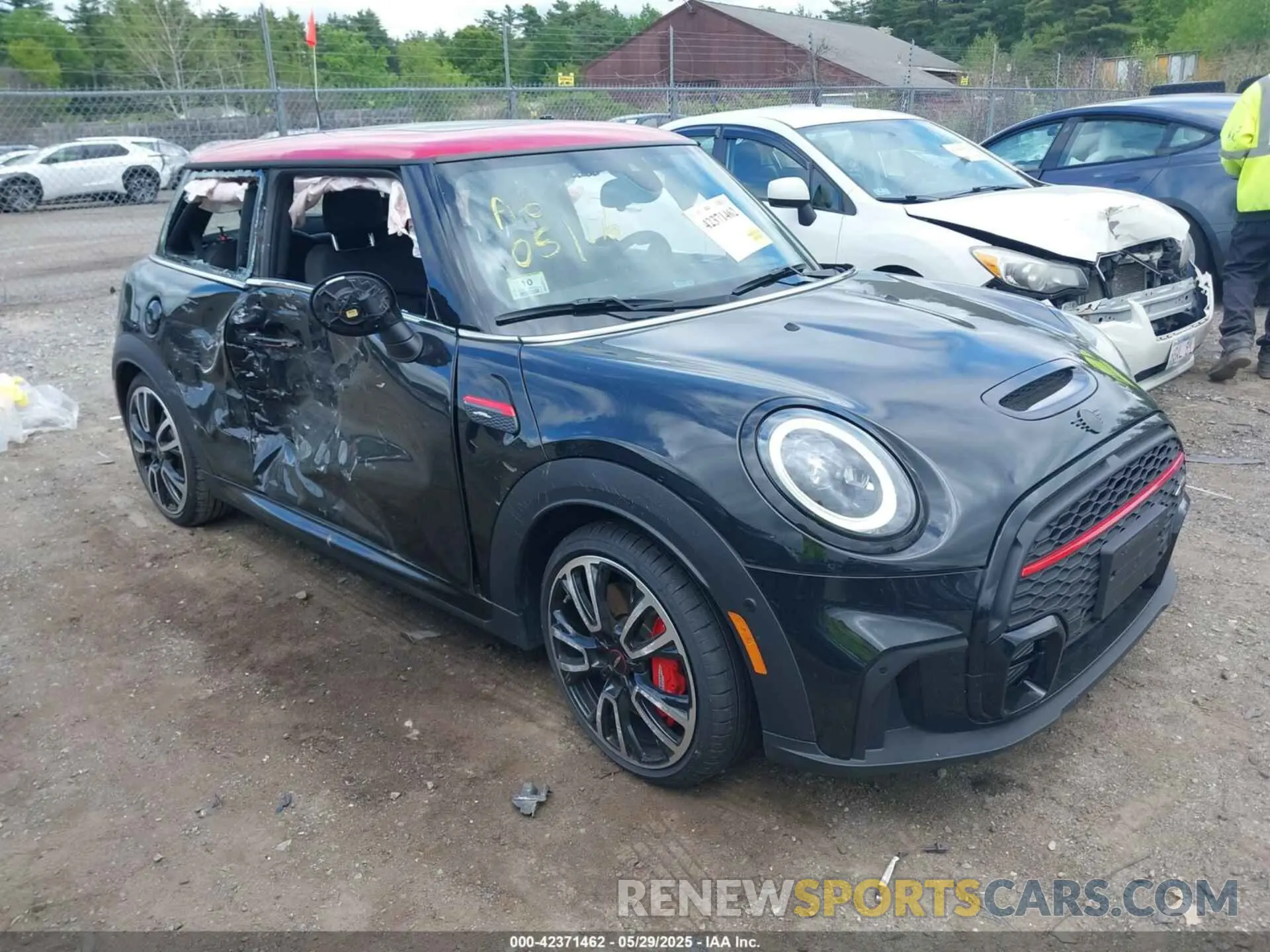 1 Photograph of a damaged car WMW73DH08P2T28604 MINI HARDTOP 2023