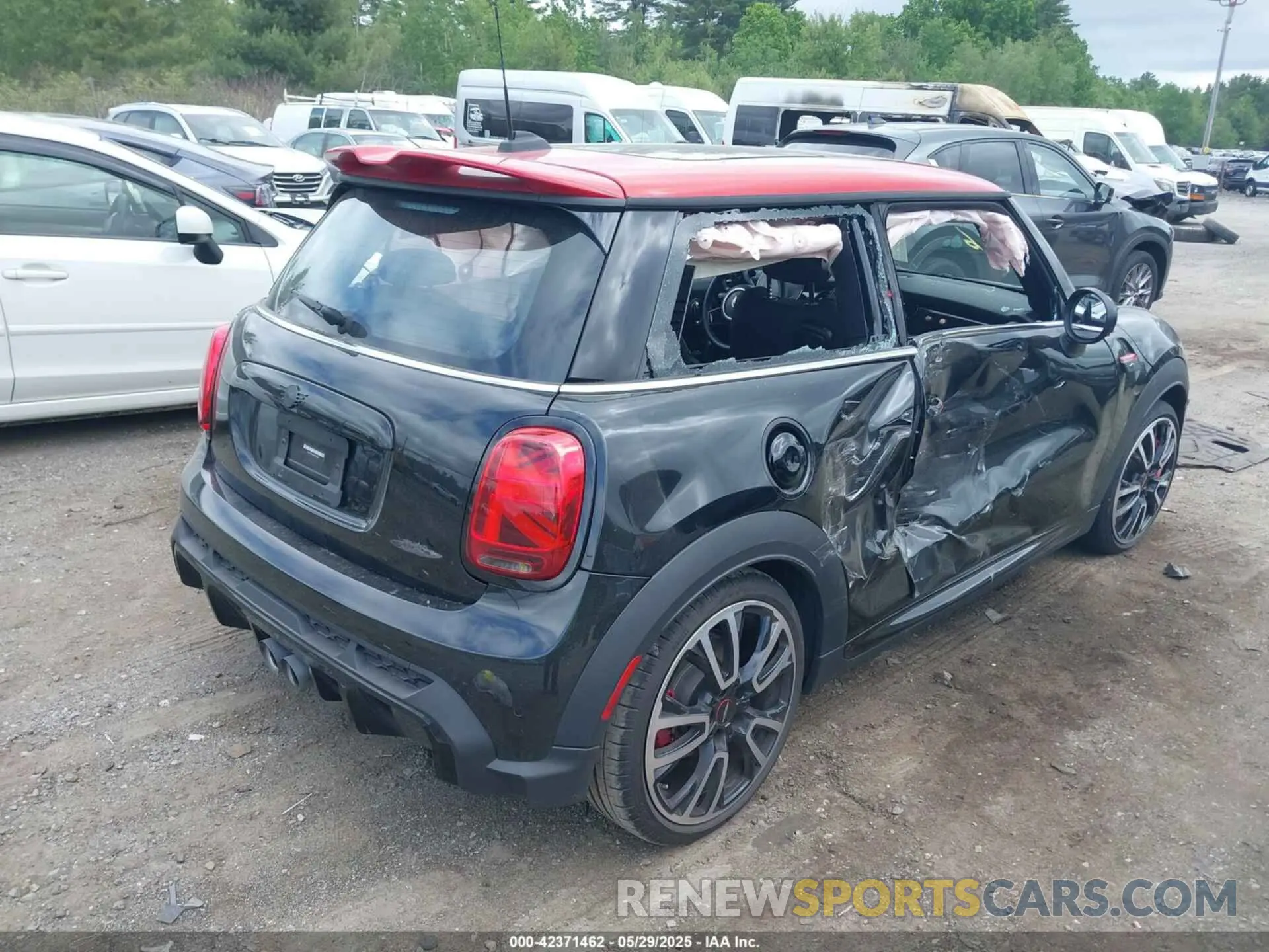 4 Photograph of a damaged car WMW73DH08P2T28604 MINI HARDTOP 2023