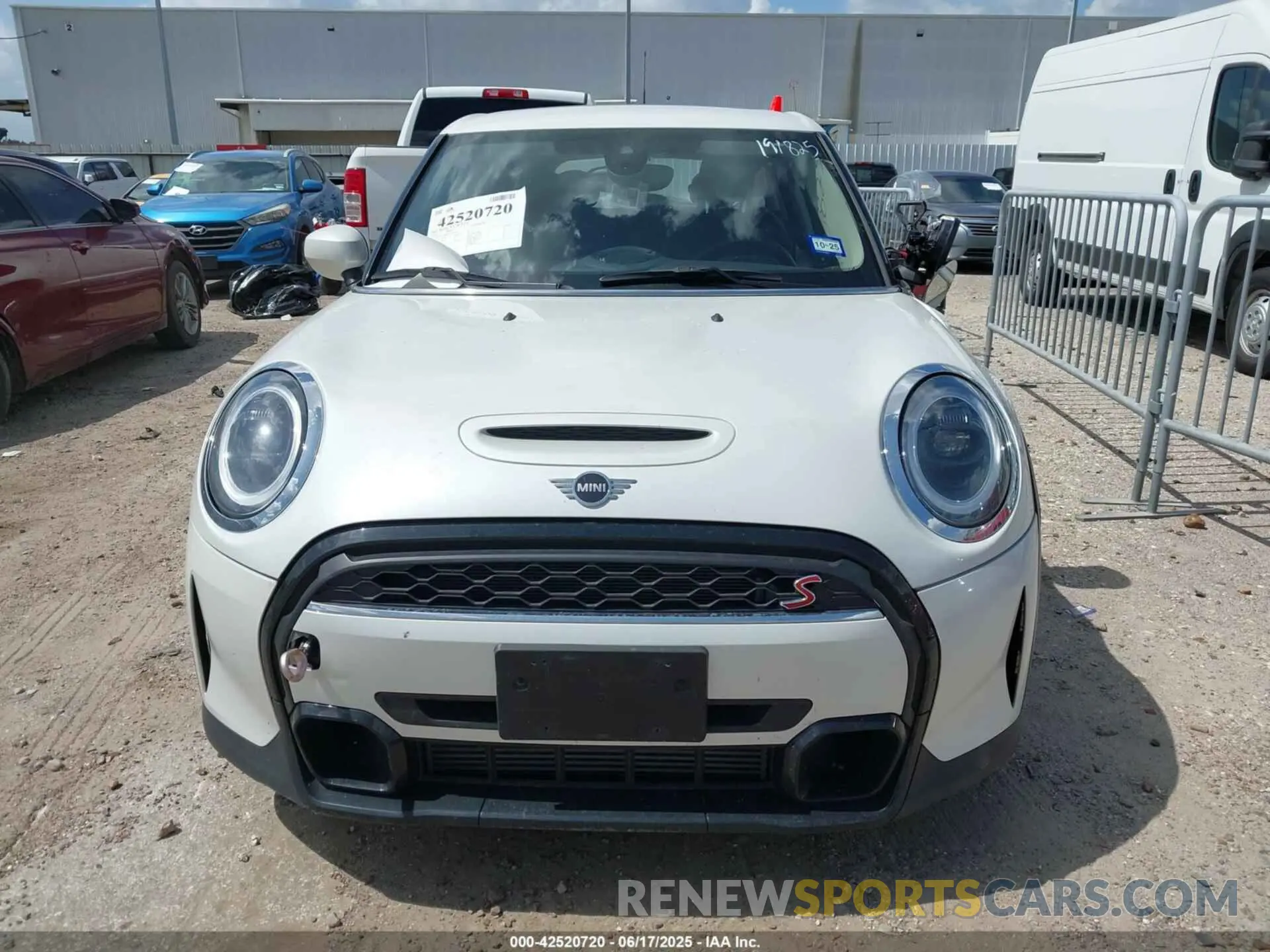 11 Photograph of a damaged car WMW53DK00R2V08730 MINI HARDTOP 2024