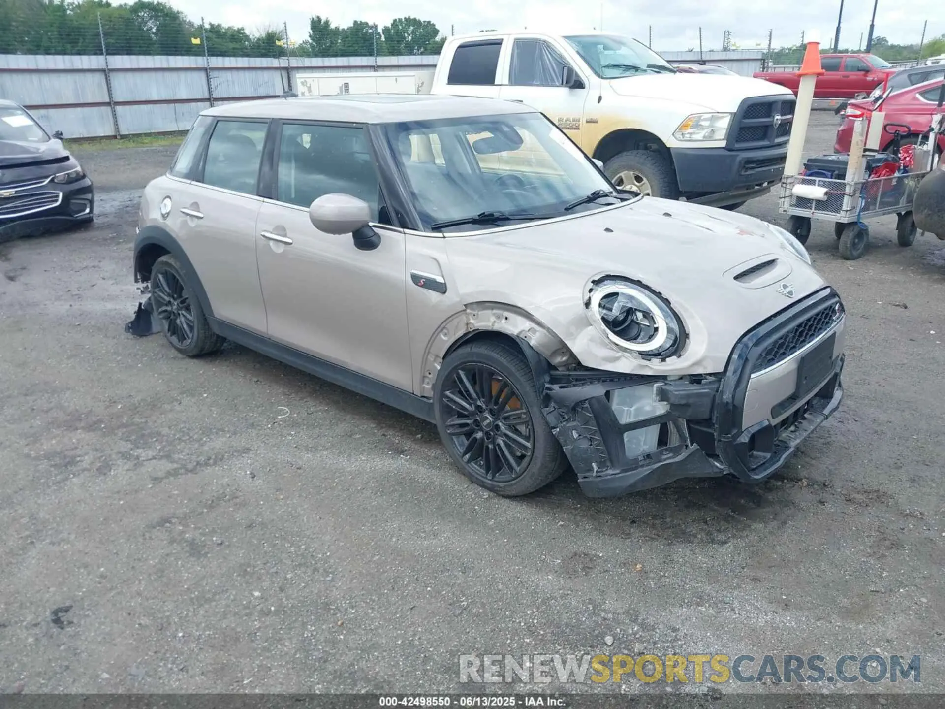 1 Photograph of a damaged car WMW53DK09R2U99994 MINI HARDTOP 2024