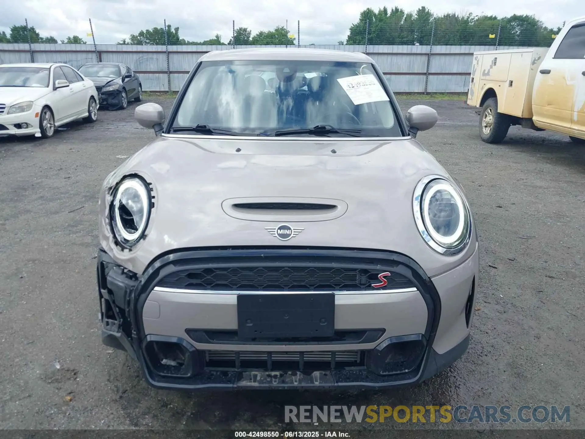 12 Photograph of a damaged car WMW53DK09R2U99994 MINI HARDTOP 2024