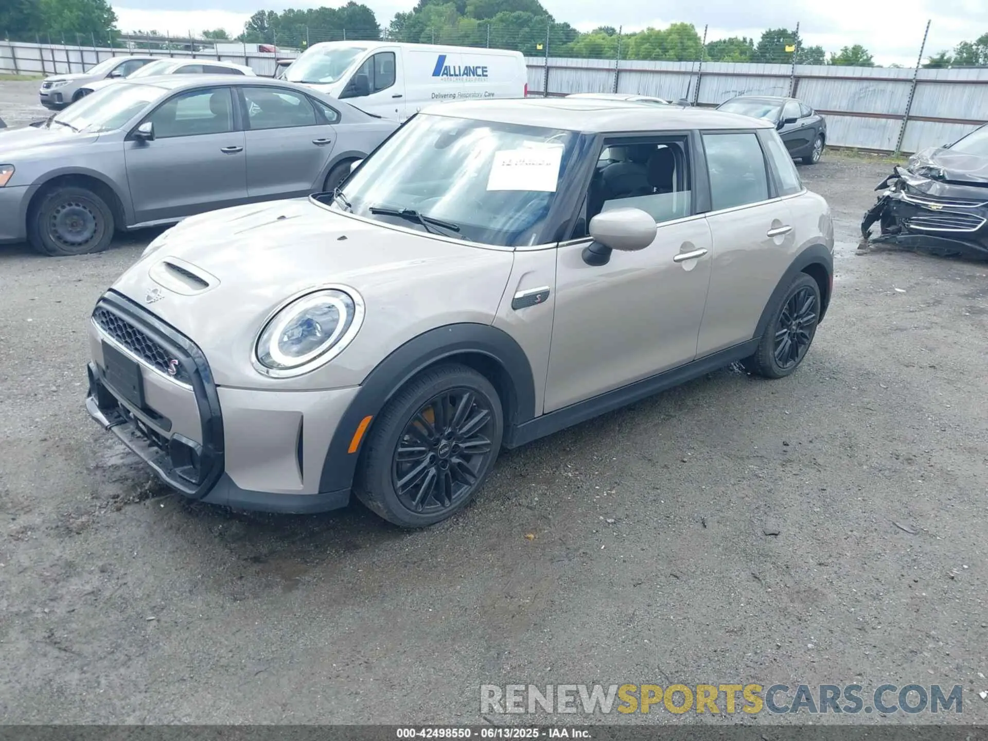 2 Photograph of a damaged car WMW53DK09R2U99994 MINI HARDTOP 2024