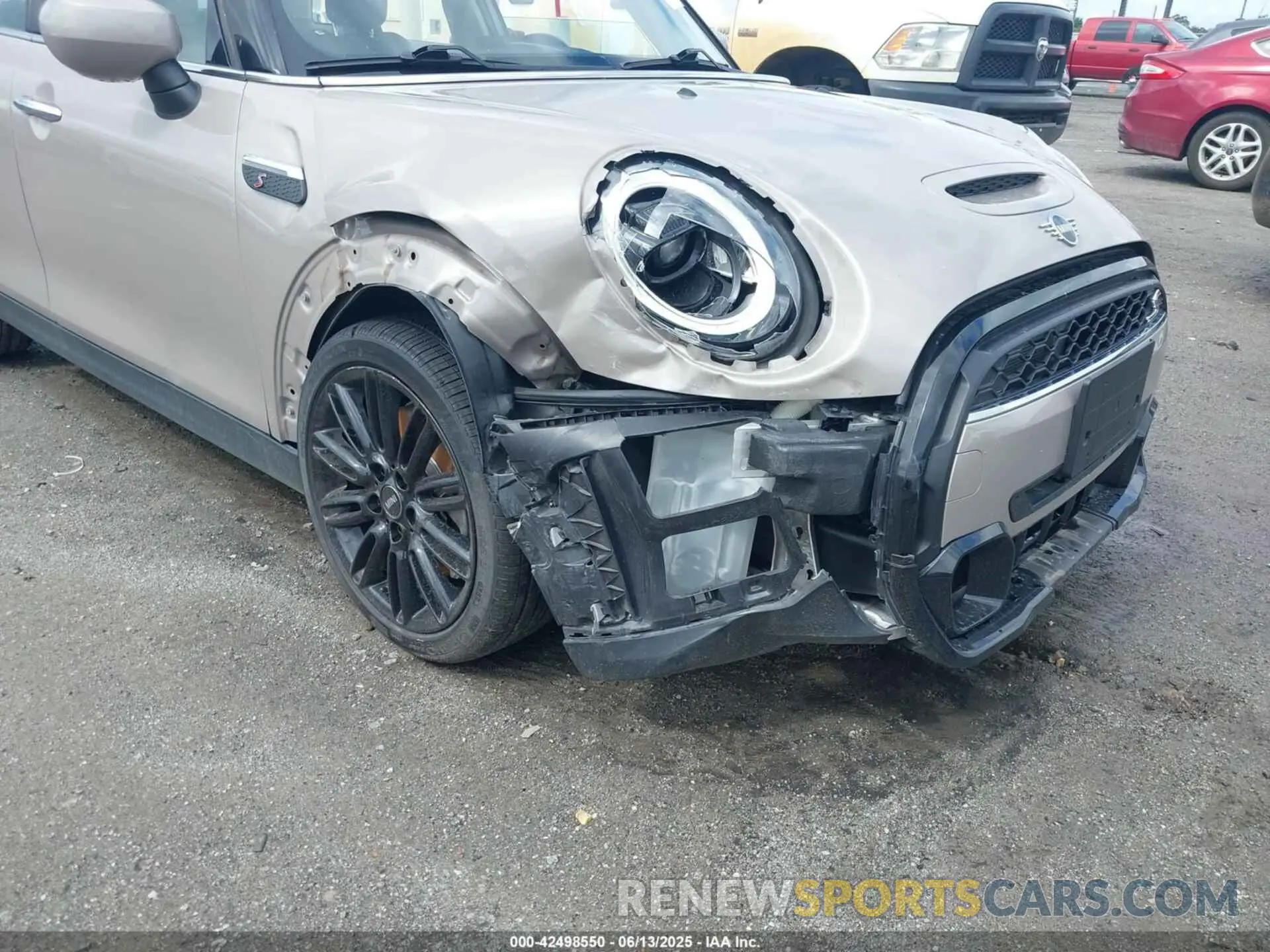 6 Photograph of a damaged car WMW53DK09R2U99994 MINI HARDTOP 2024