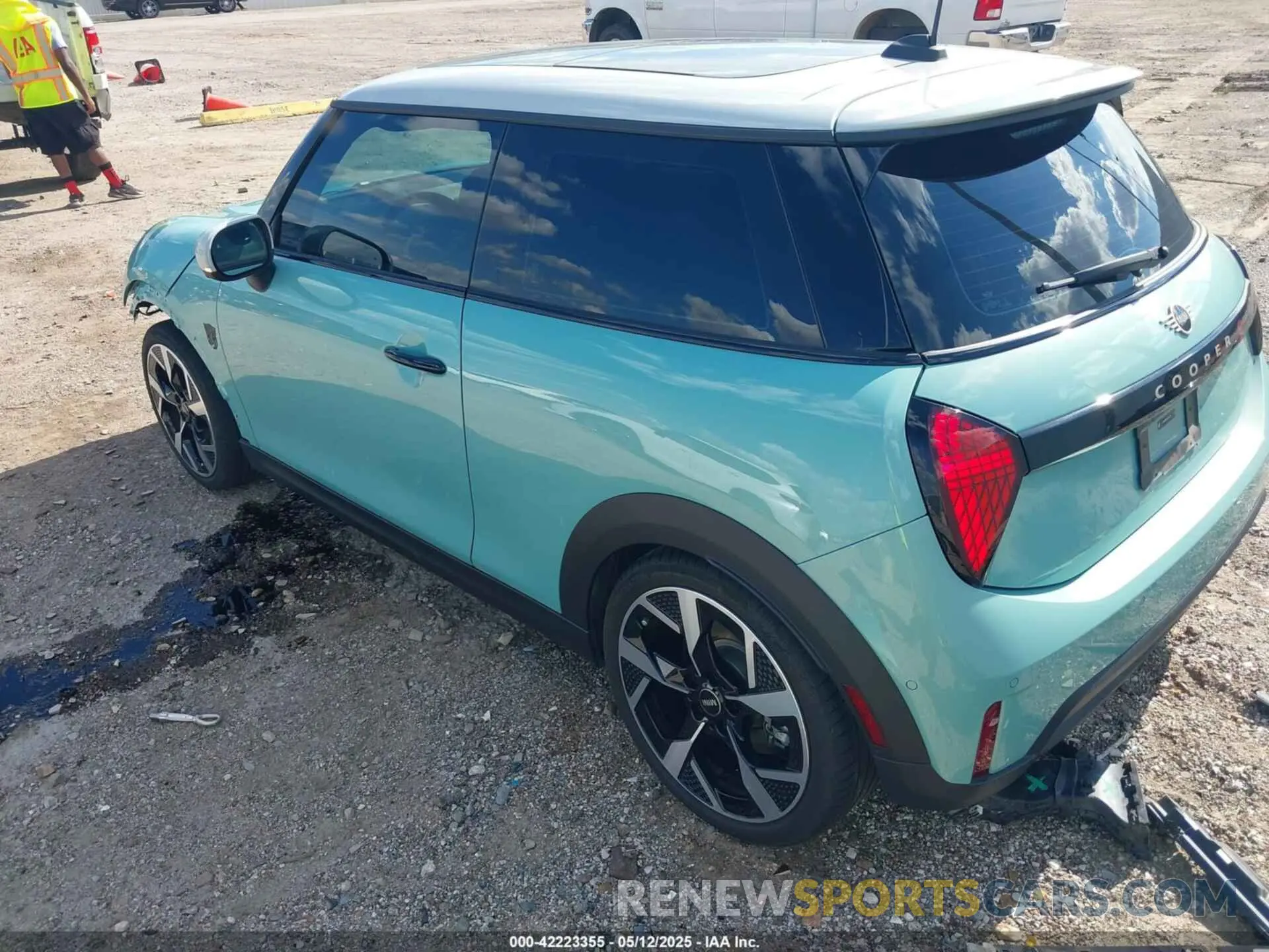 3 Photograph of a damaged car WMW23GD00S2W11766 MINI HARDTOP 2025