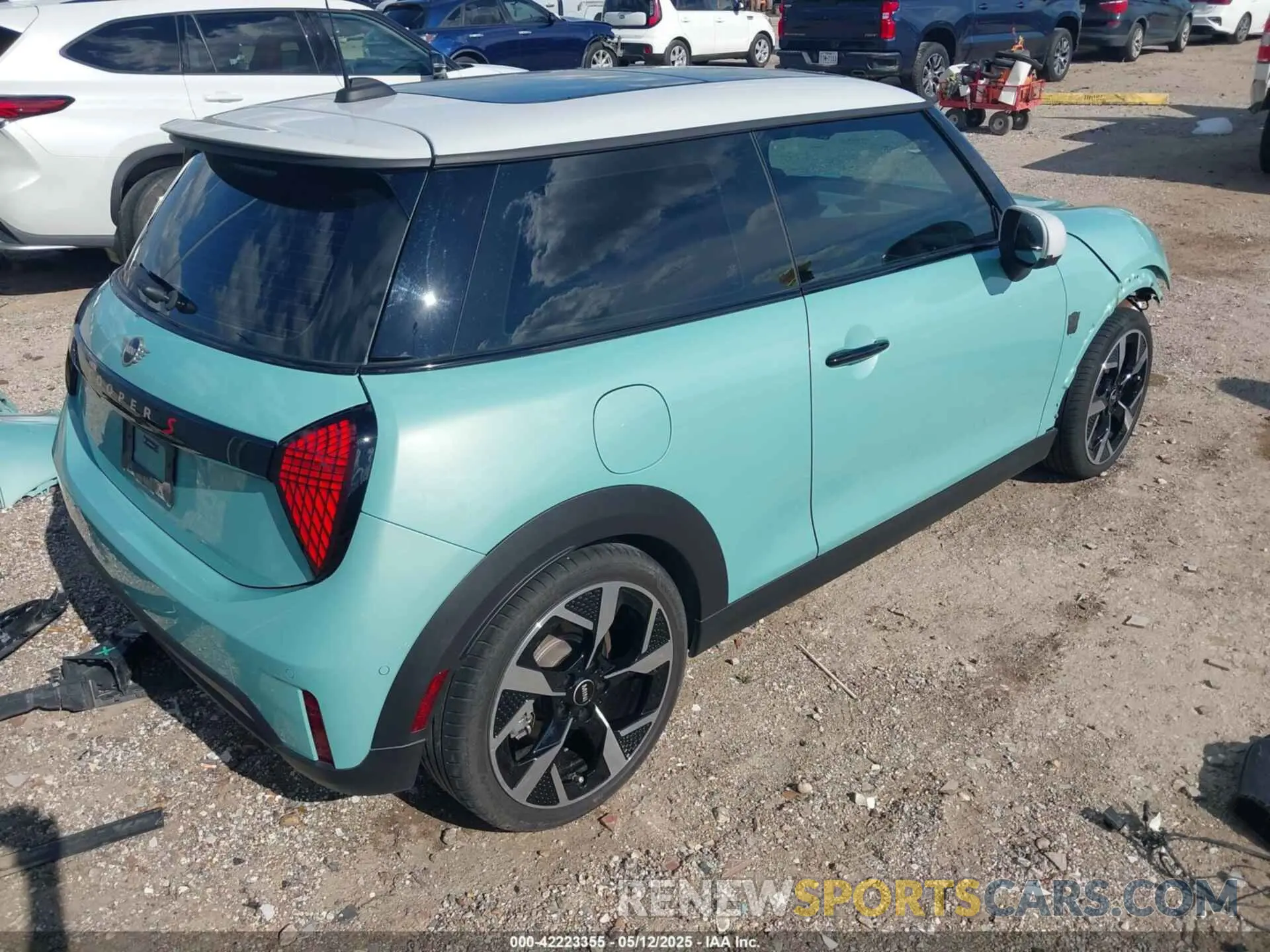 4 Photograph of a damaged car WMW23GD00S2W11766 MINI HARDTOP 2025