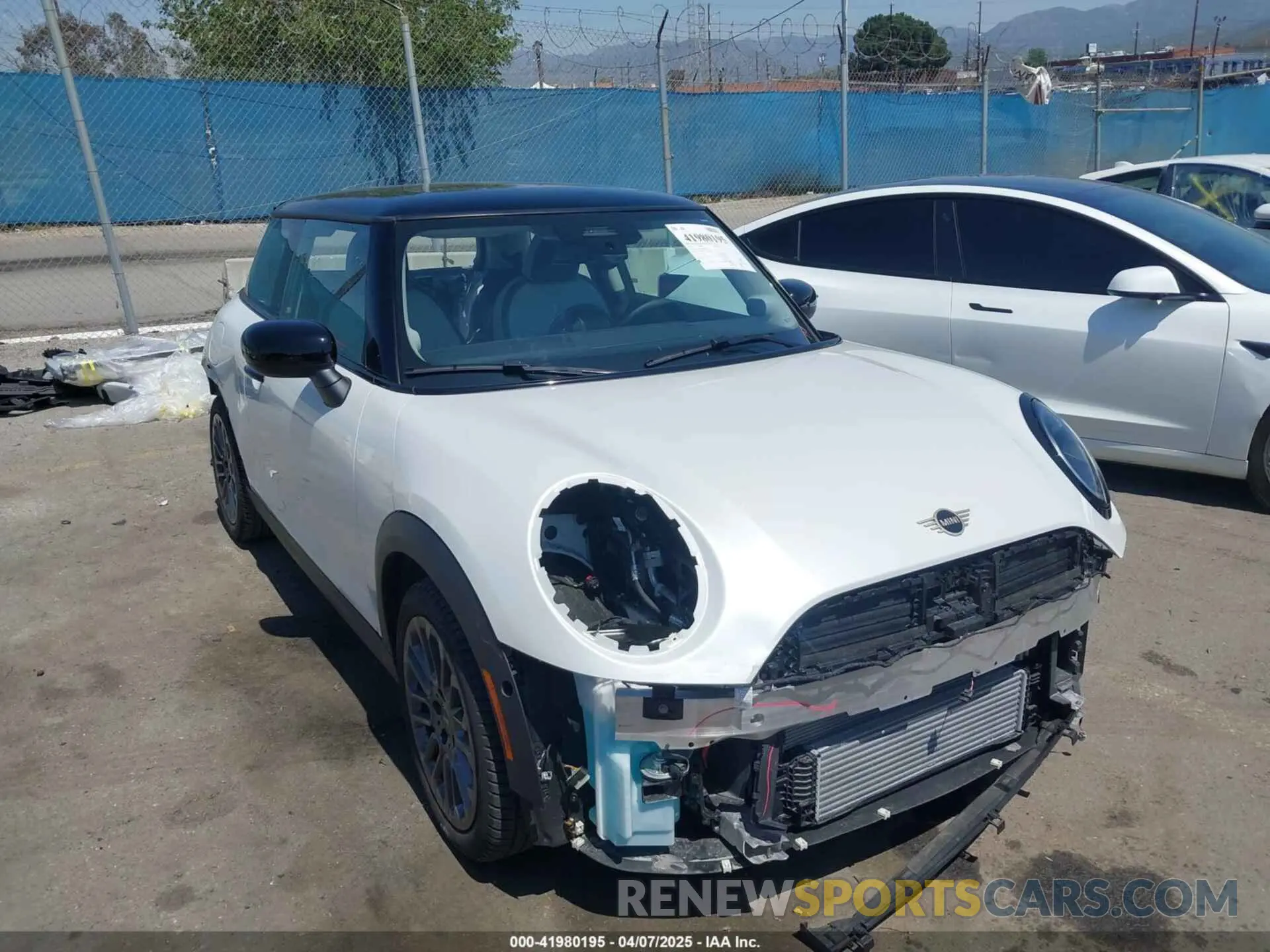 1 Photograph of a damaged car WMW23GD08S2W21848 MINI HARDTOP 2025