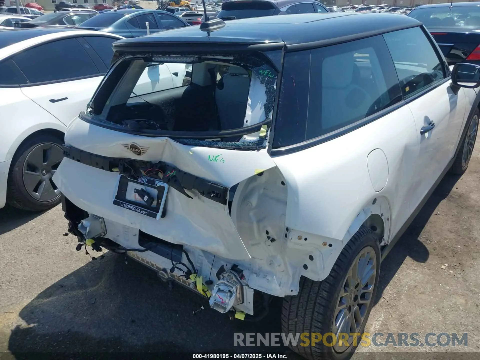 6 Photograph of a damaged car WMW23GD08S2W21848 MINI HARDTOP 2025