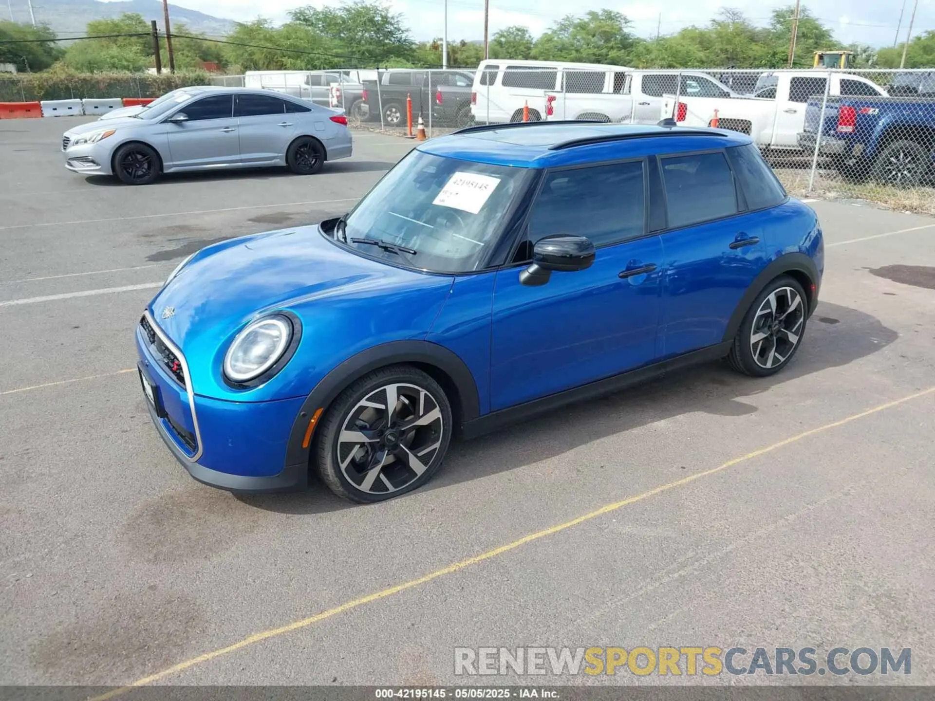 2 Photograph of a damaged car WMW53GD06S2X07348 MINI HARDTOP 2025