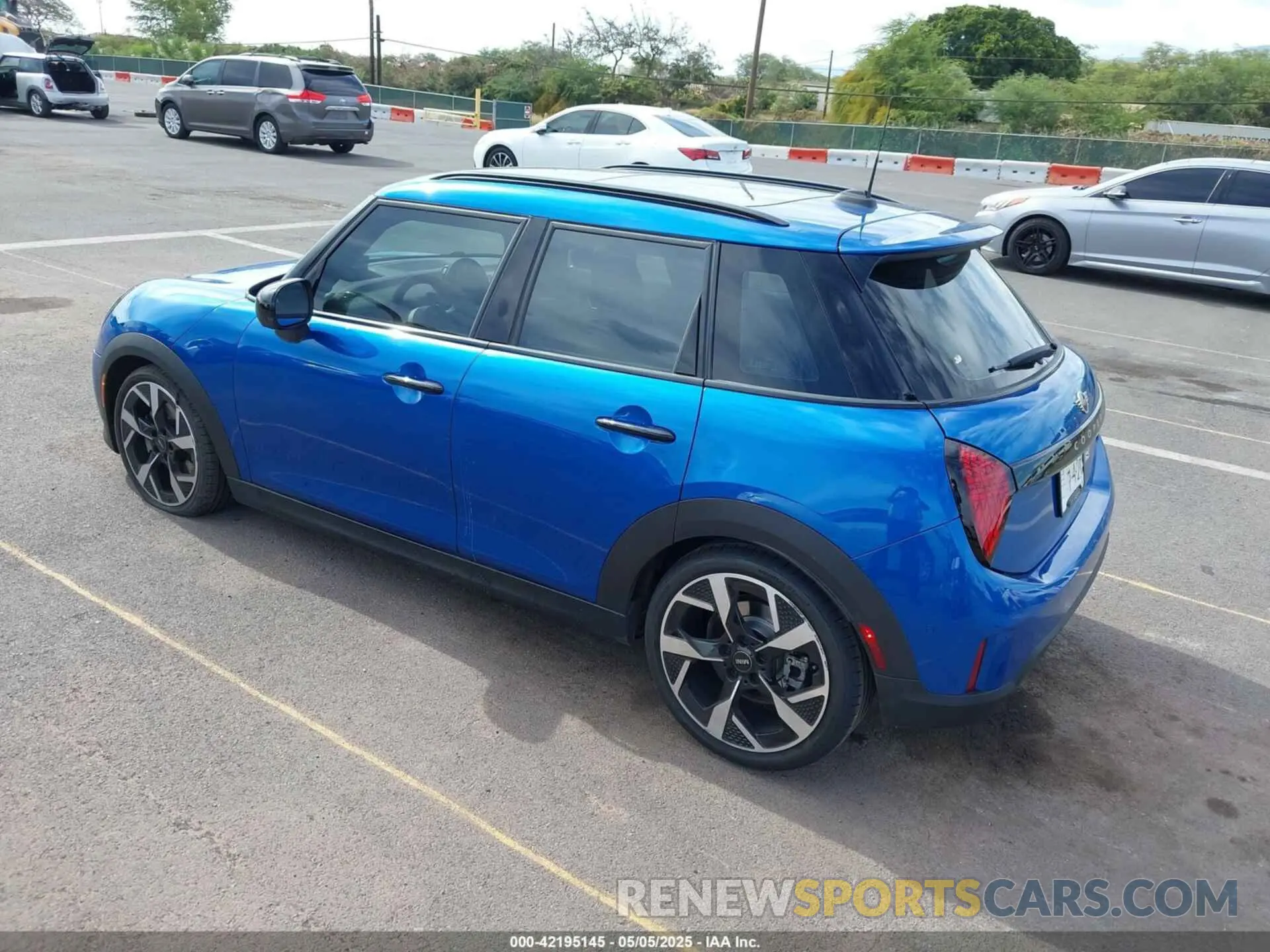 3 Photograph of a damaged car WMW53GD06S2X07348 MINI HARDTOP 2025