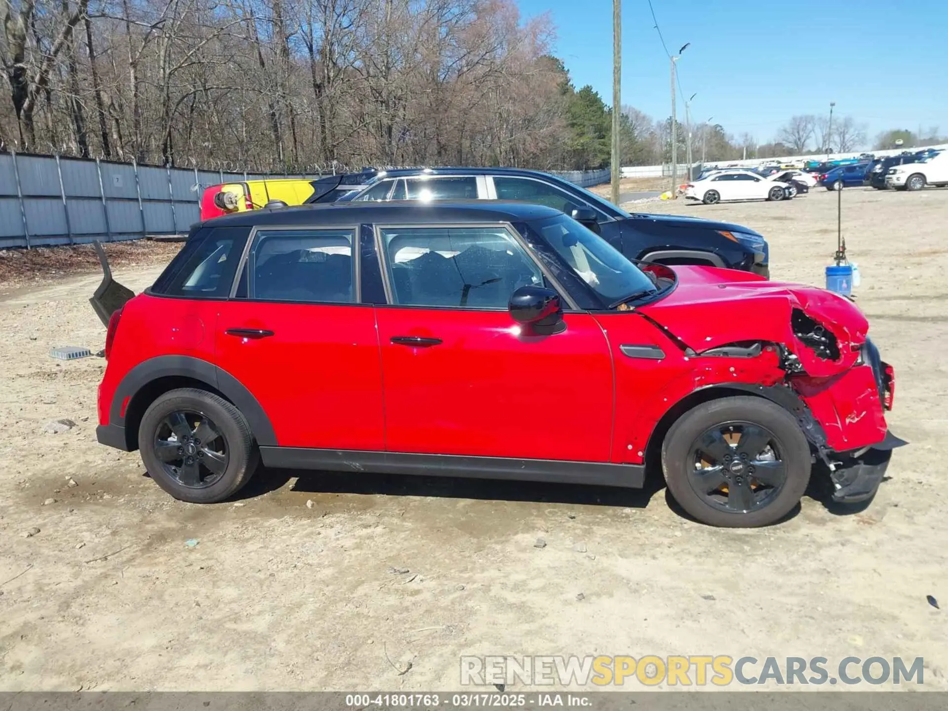 14 Photograph of a damaged car WMW33DK00R2V40133 MINI HARDTOP 4 DOOR 2024