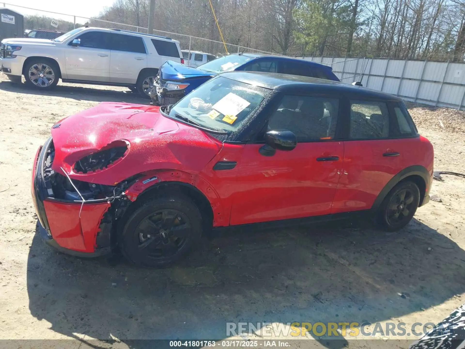 15 Photograph of a damaged car WMW33DK00R2V40133 MINI HARDTOP 4 DOOR 2024