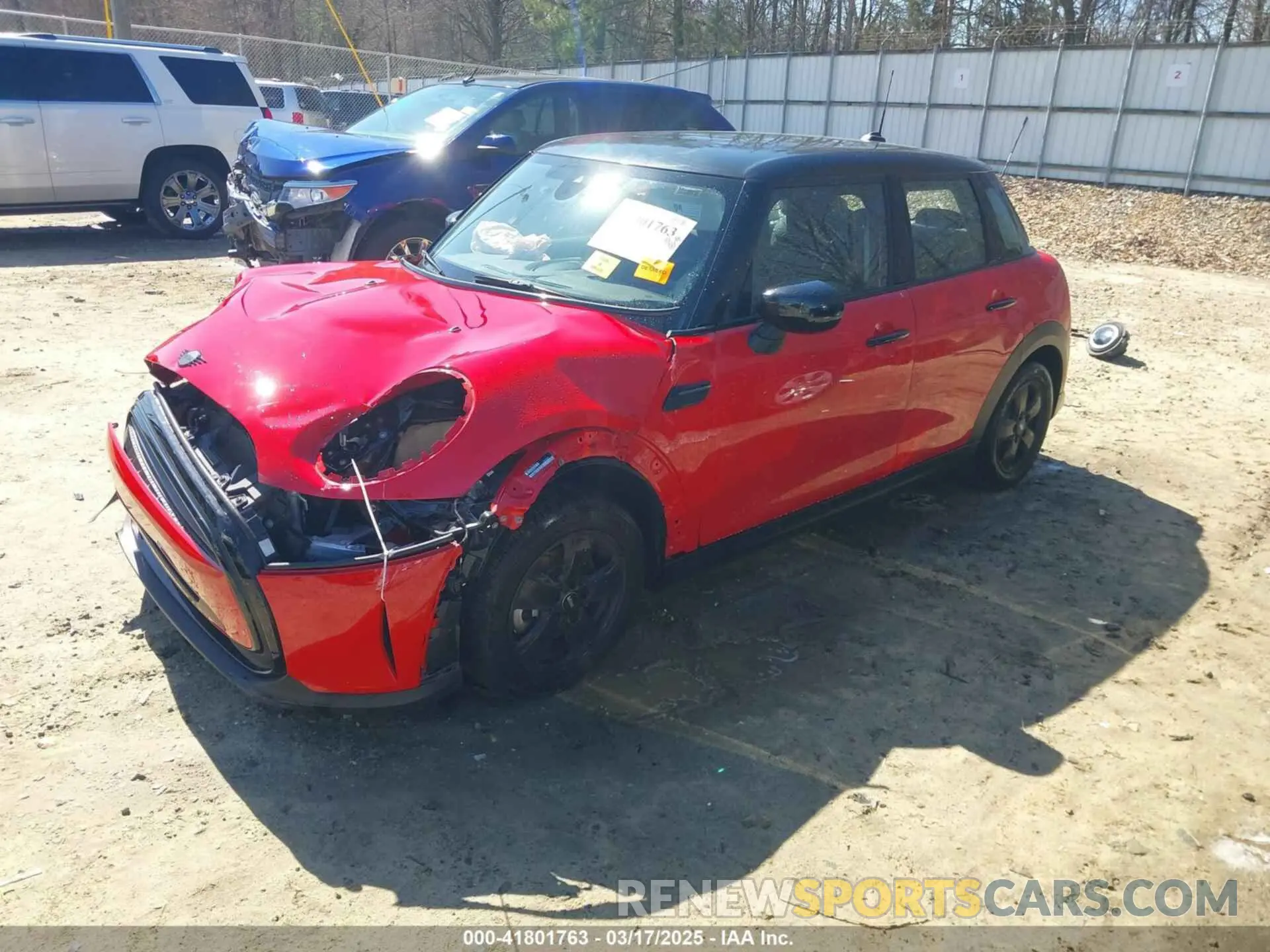 2 Photograph of a damaged car WMW33DK00R2V40133 MINI HARDTOP 4 DOOR 2024