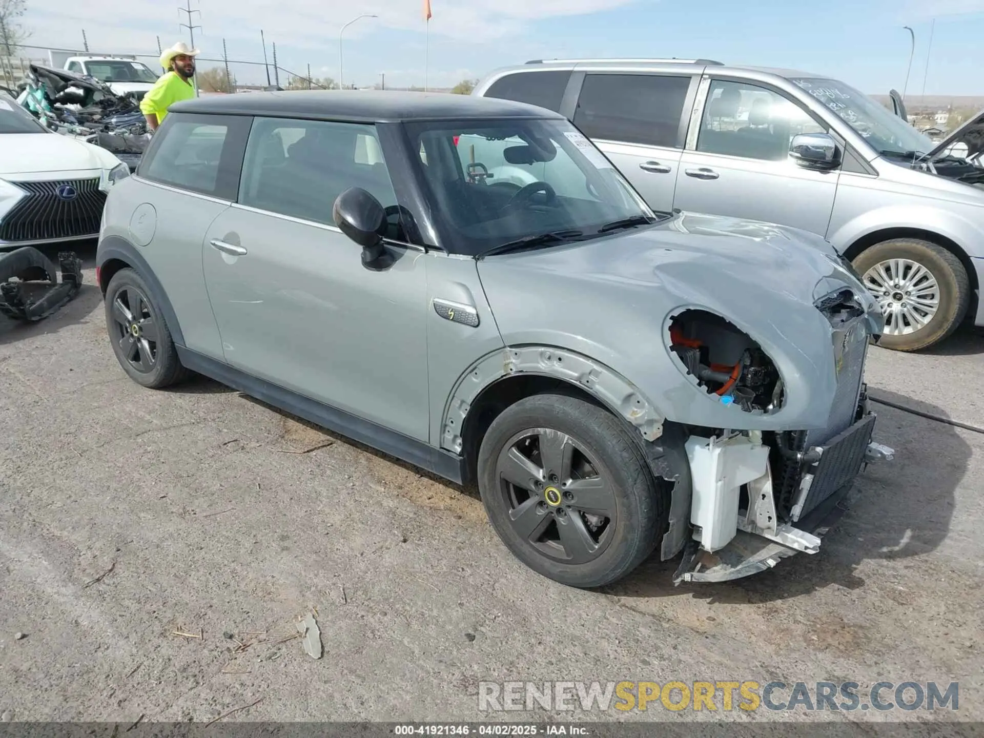 1 Photograph of a damaged car WMW13DJ01N2P85767 MINI SE HARDTOP 2022