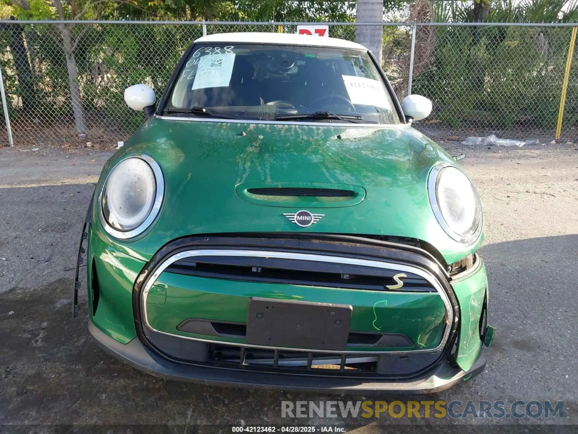 13 Photograph of a damaged car WMW13DJ04N2S26388 MINI SE HARDTOP 2022