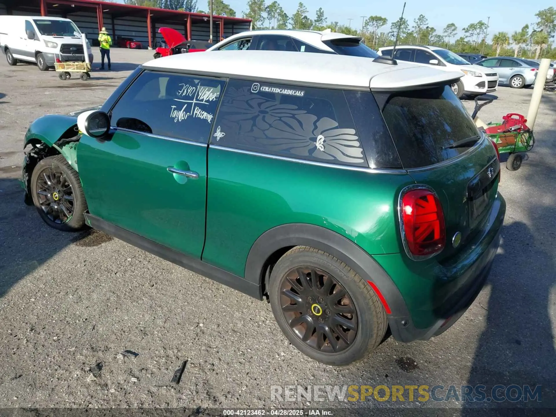 3 Photograph of a damaged car WMW13DJ04N2S26388 MINI SE HARDTOP 2022