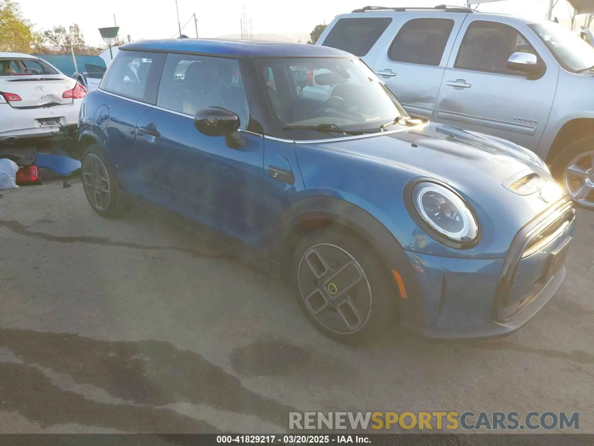 1 Photograph of a damaged car WMW13DJ09N2R91354 MINI SE HARDTOP 2022