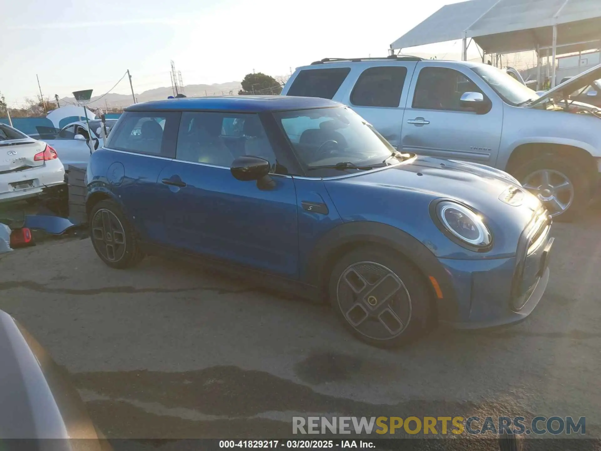 14 Photograph of a damaged car WMW13DJ09N2R91354 MINI SE HARDTOP 2022