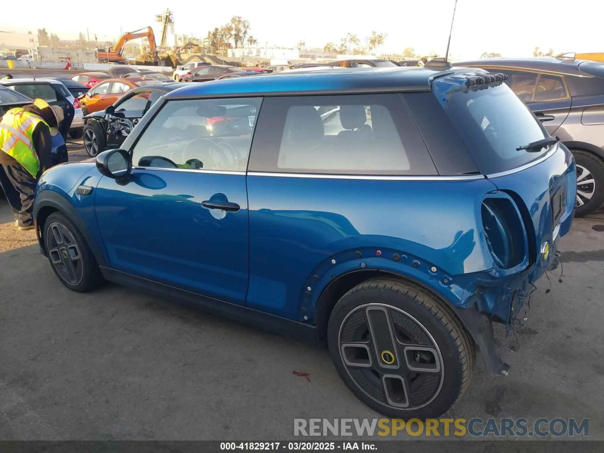 15 Photograph of a damaged car WMW13DJ09N2R91354 MINI SE HARDTOP 2022