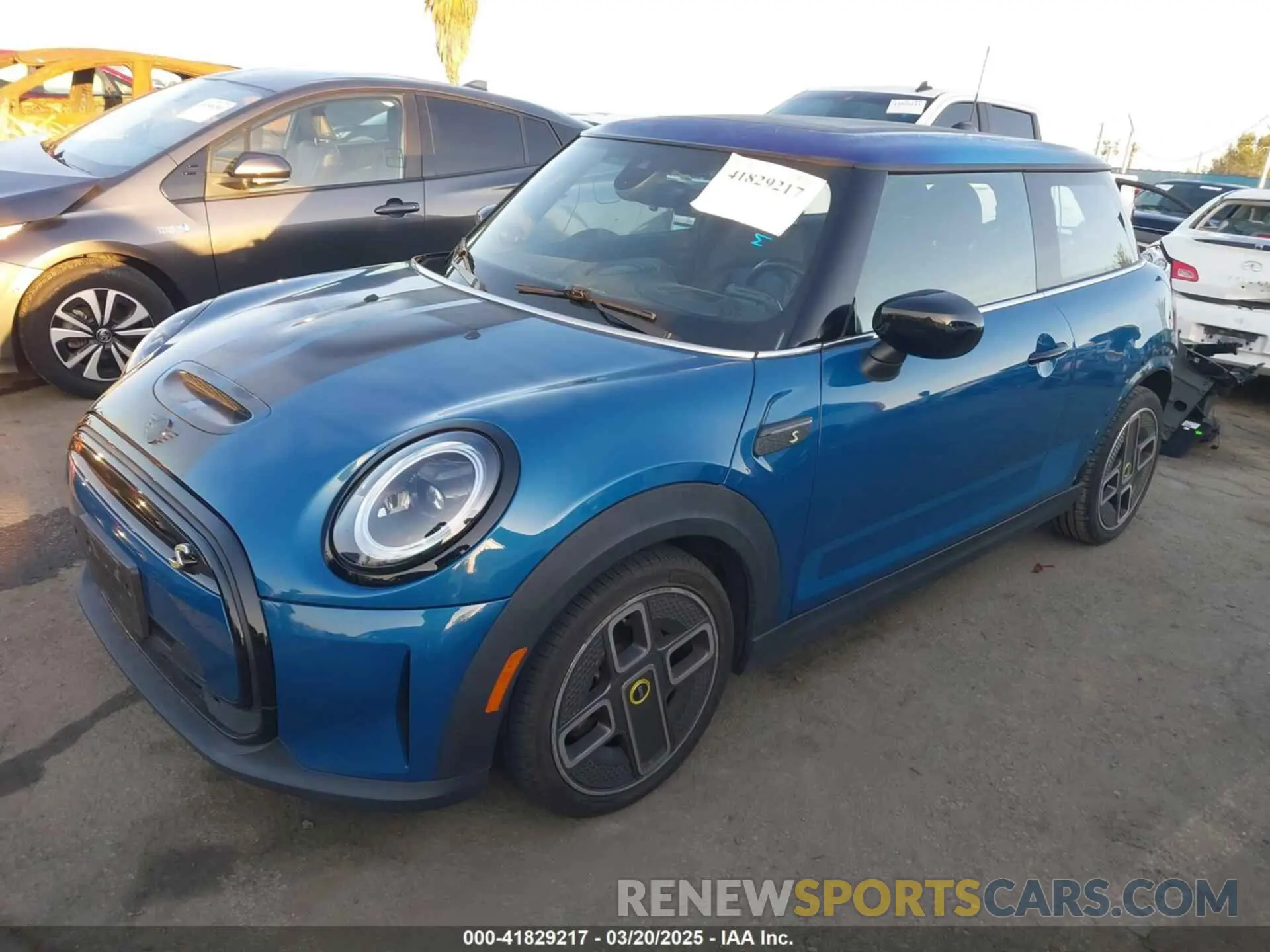 2 Photograph of a damaged car WMW13DJ09N2R91354 MINI SE HARDTOP 2022