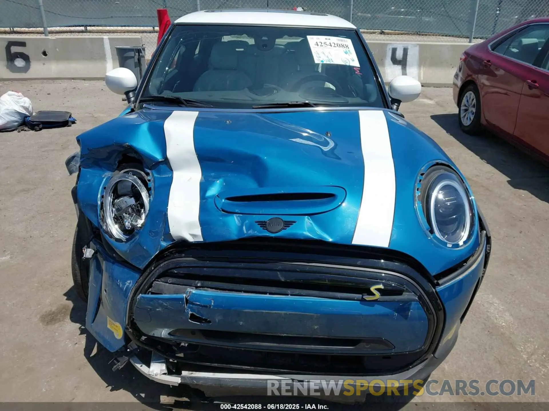 12 Photograph of a damaged car WMW13DJ07P2S73739 MINI SE HARDTOP 2023