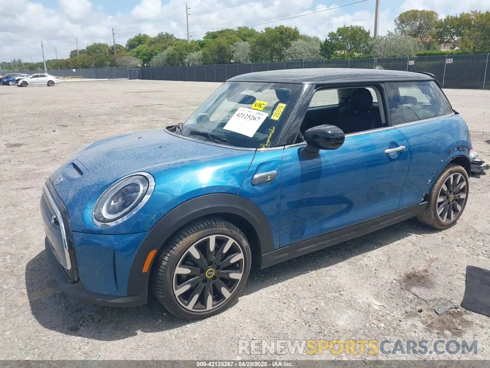 2 Photograph of a damaged car WMW13DJ00R2V90507 MINI SE HARDTOP 2024