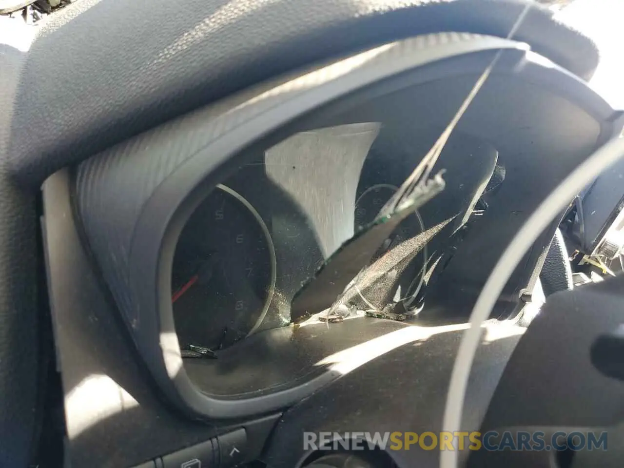 9 Photograph of a damaged car JA4ATVAA0RZ077969 MITSUBISHI ECLIPSE 2024