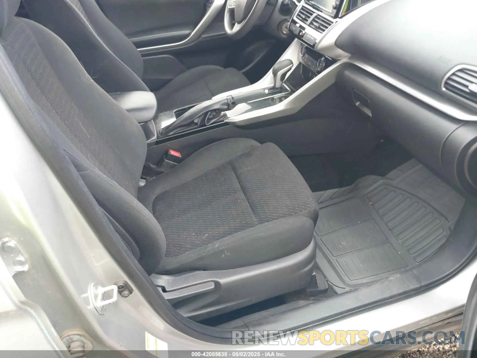5 Photograph of a damaged car JA4AS3AA0KZ035959 MITSUBISHI ECLIPSE CROSS 2019