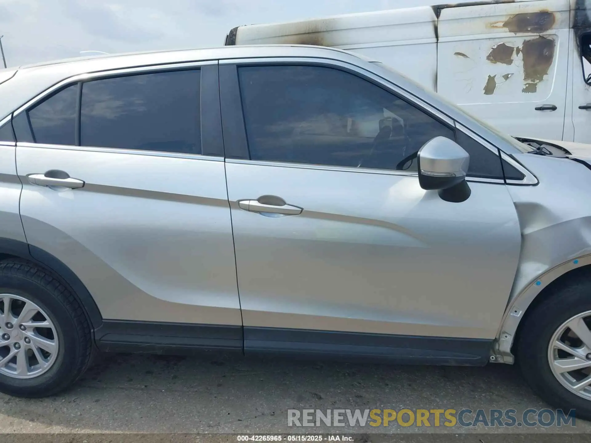 12 Photograph of a damaged car JA4AS3AA1KZ024551 MITSUBISHI ECLIPSE CROSS 2019