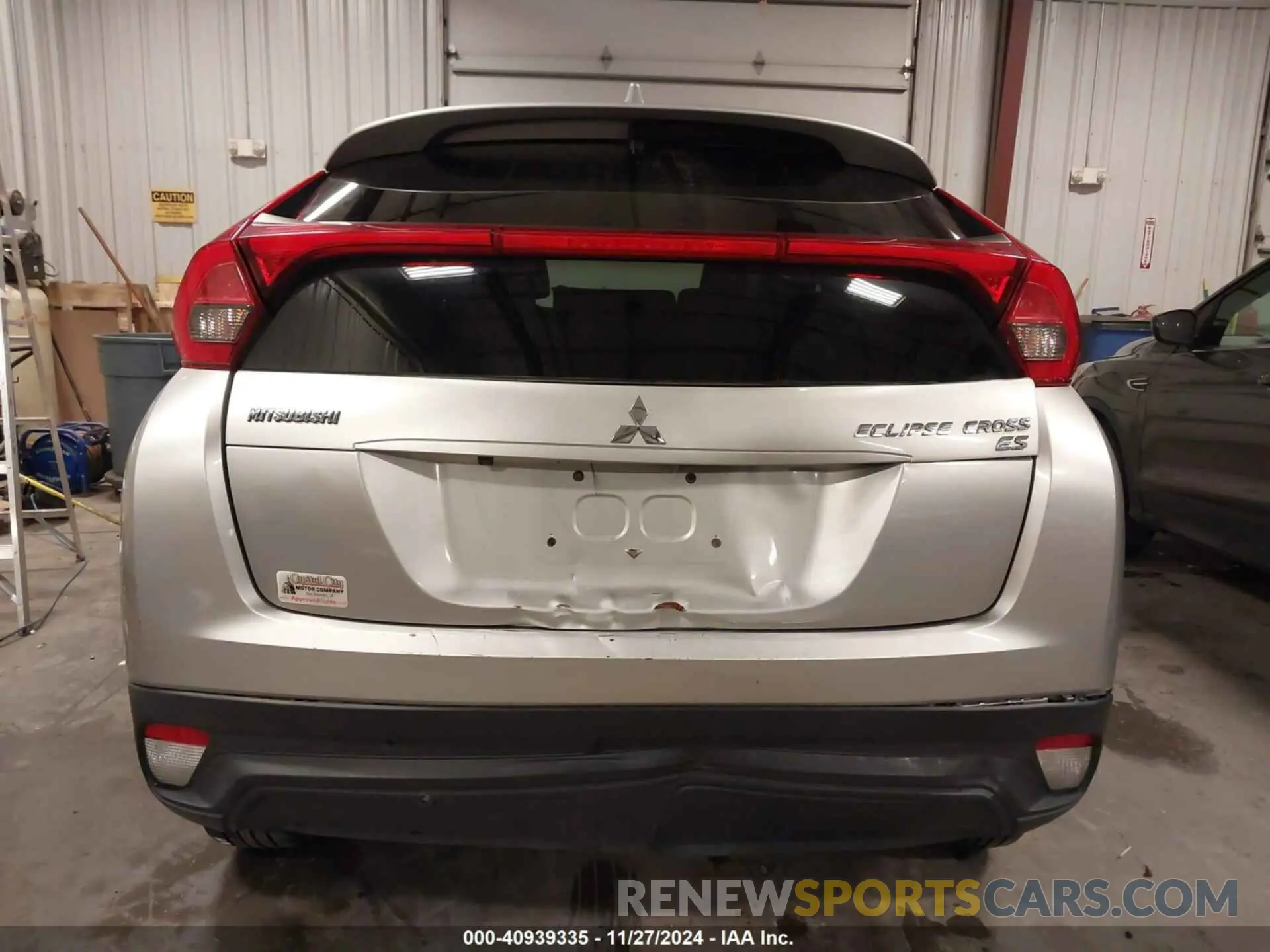17 Photograph of a damaged car JA4AS3AA4KZ040260 MITSUBISHI ECLIPSE CROSS 2019