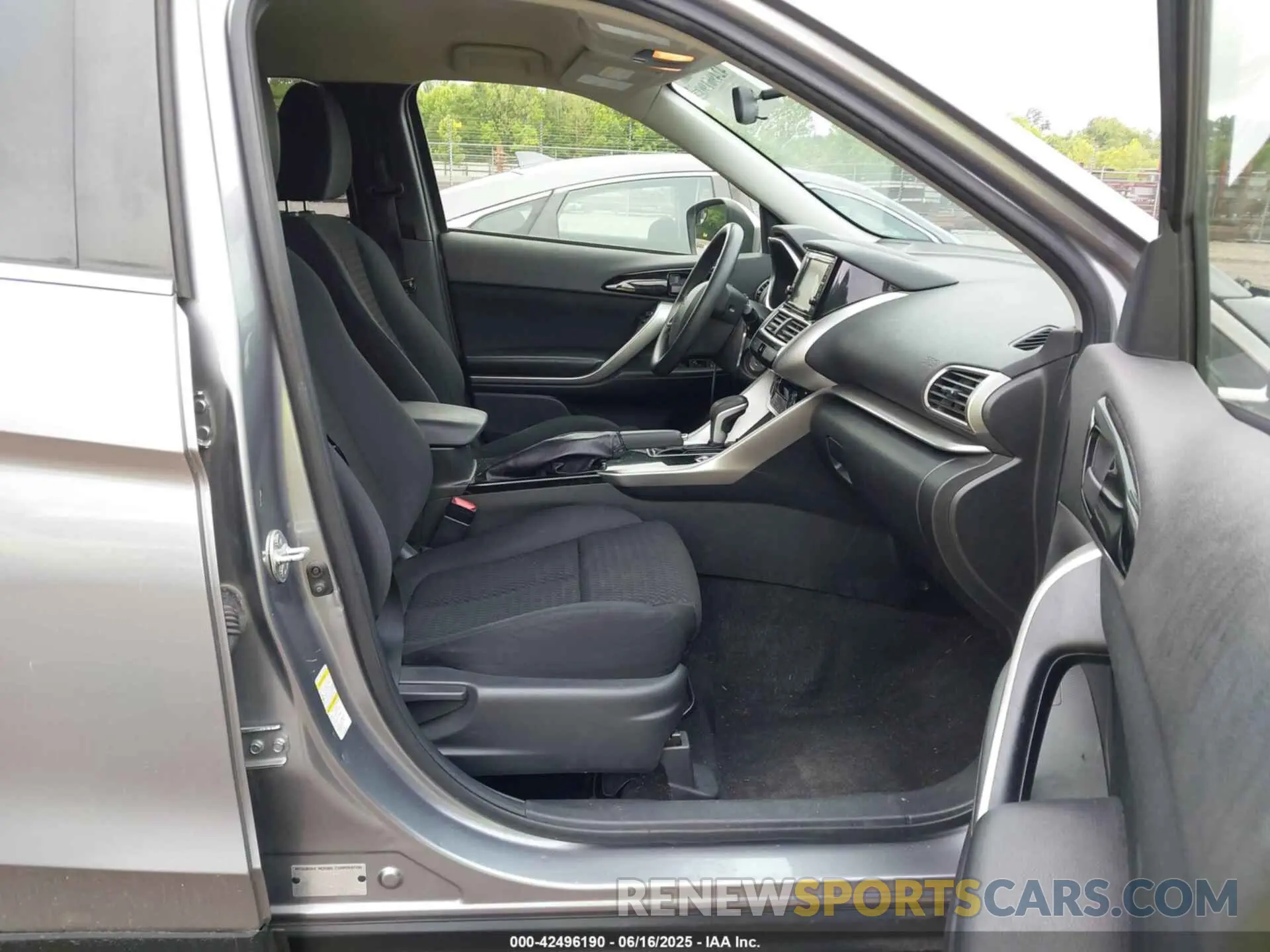 5 Photograph of a damaged car JA4AT3AA7KZ028956 MITSUBISHI ECLIPSE CROSS 2019